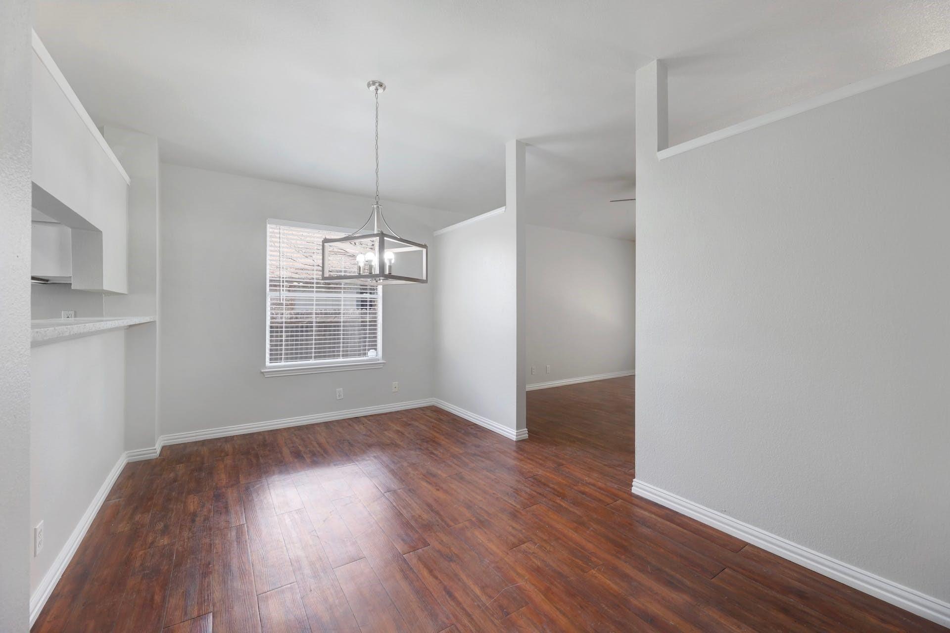 9505 Woodvale Dr, Austin, TX 78729