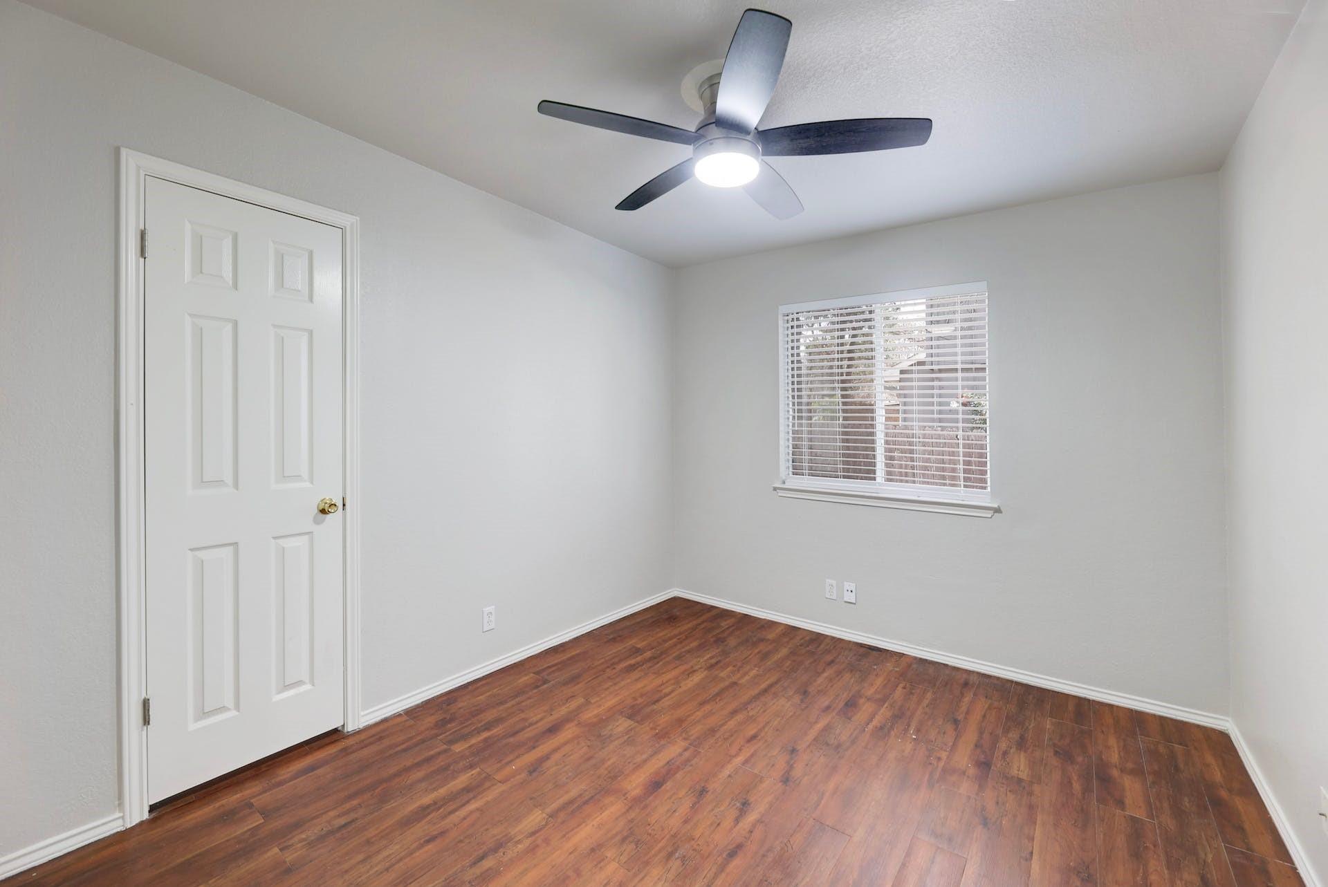 9505 Woodvale Dr, Austin, TX 78729