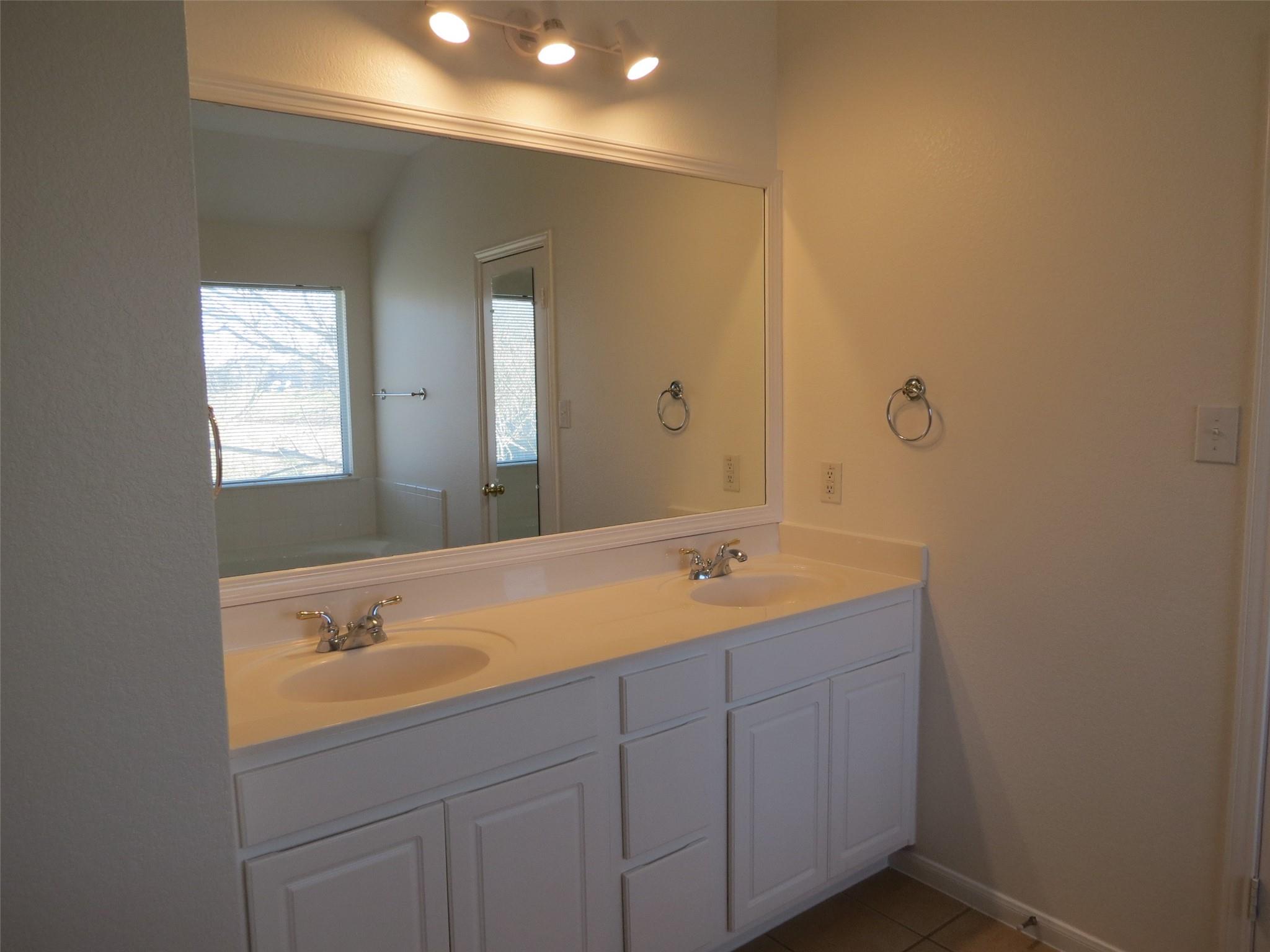 12604 Linford Dr, Austin, TX 78753