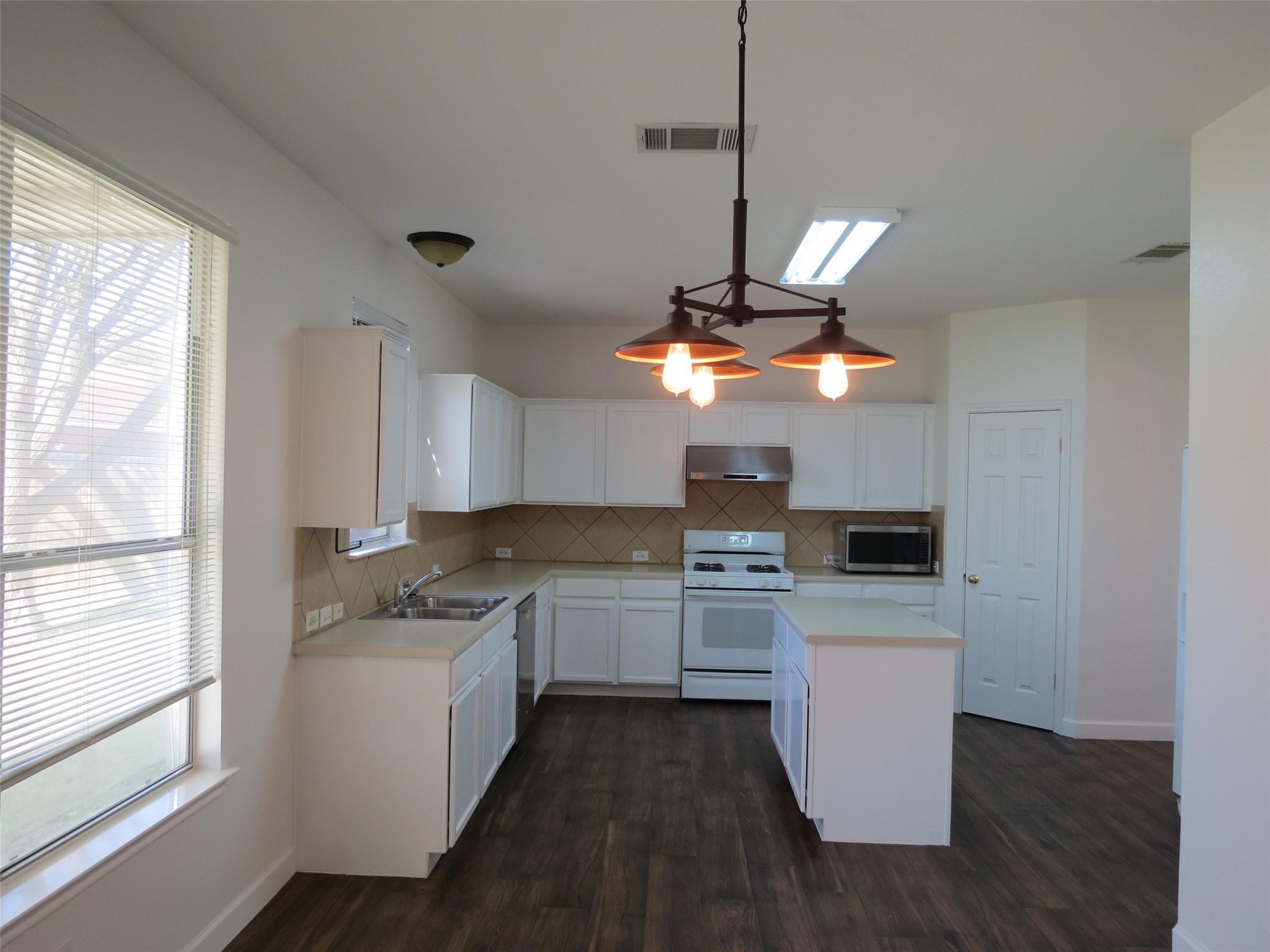 12604 Linford Dr, Austin, TX 78753