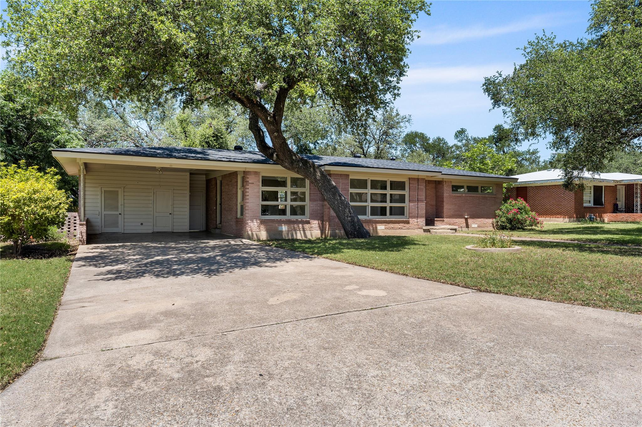 2904 W Avenue R, Temple, TX 76504