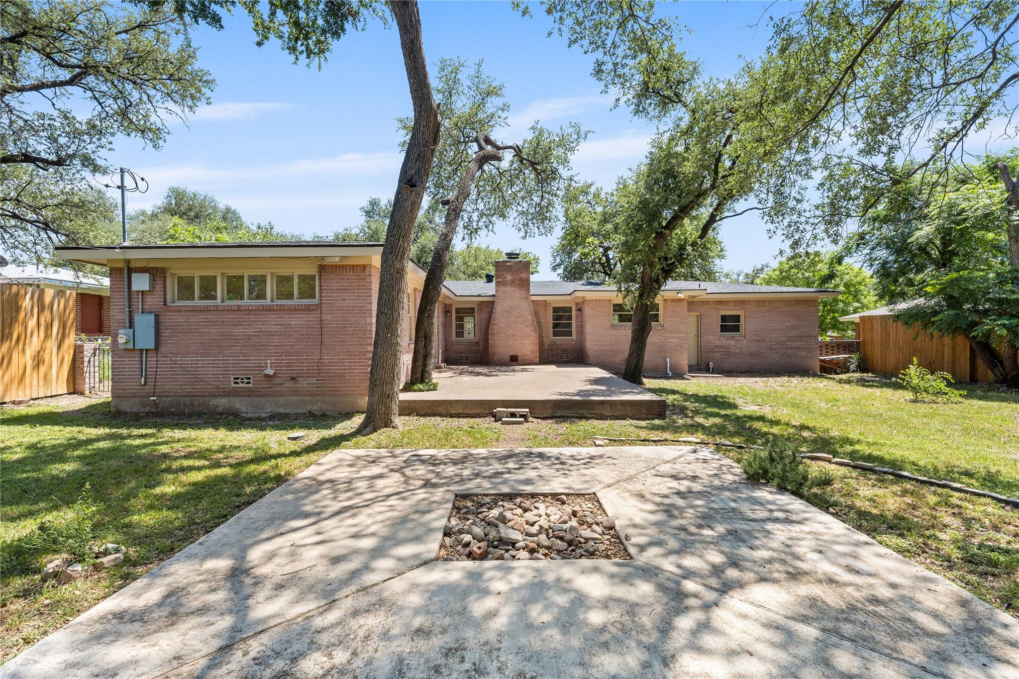 2904 W Avenue R, Temple, TX 76504