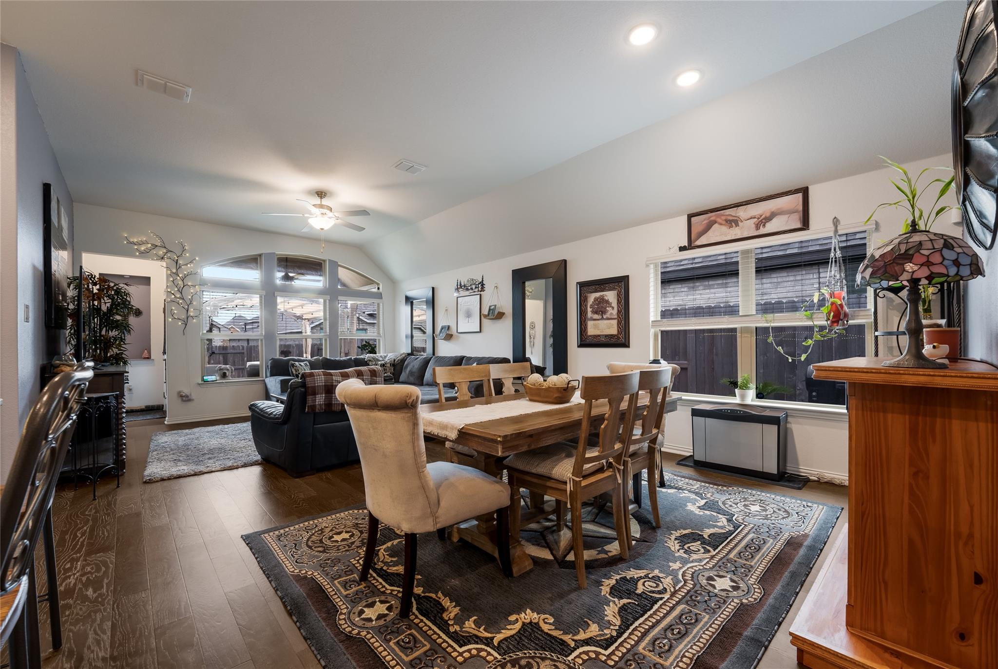 322 Jefferson Dr, Kyle, TX 78640