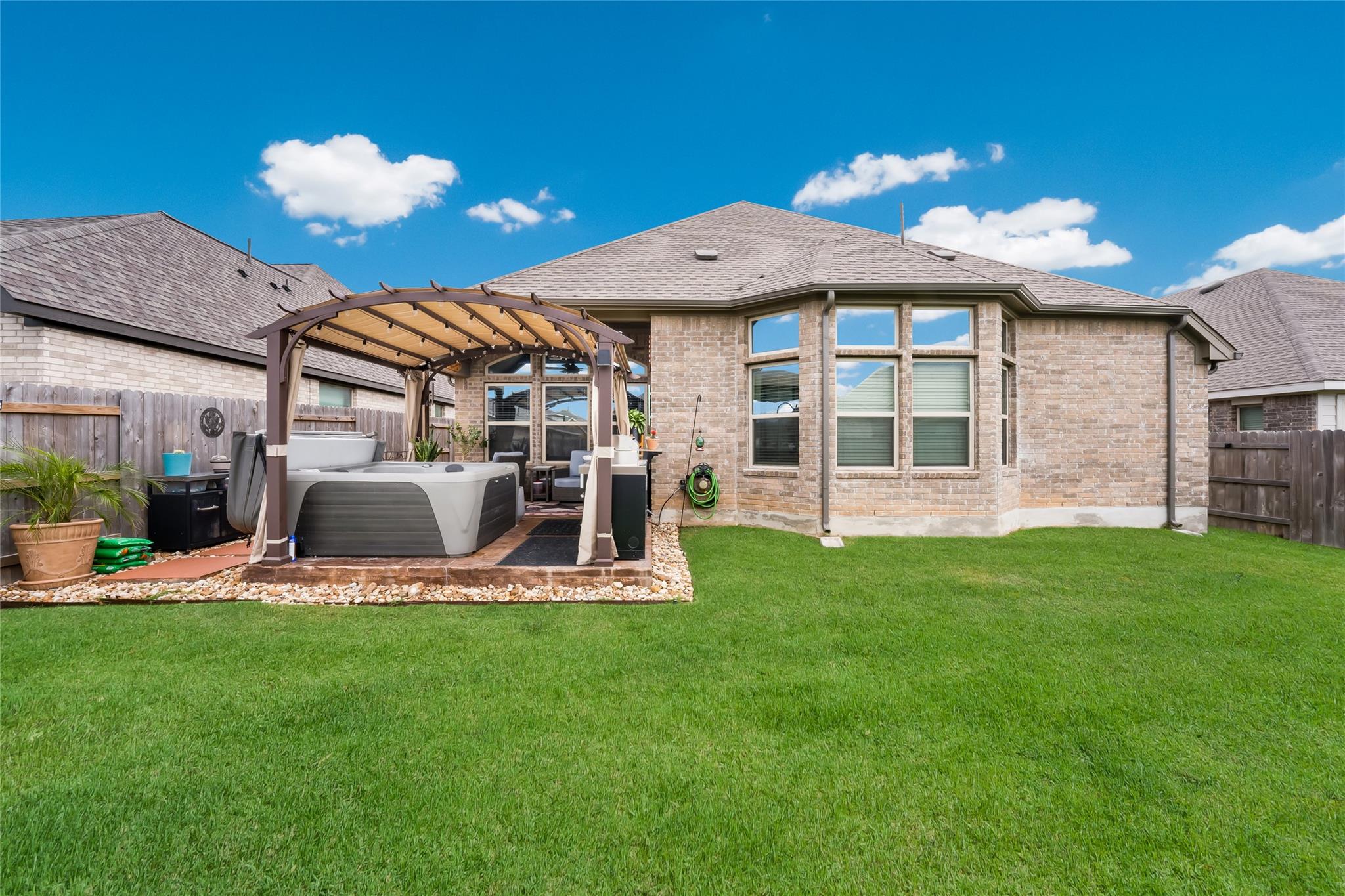 322 Jefferson Dr, Kyle, TX 78640