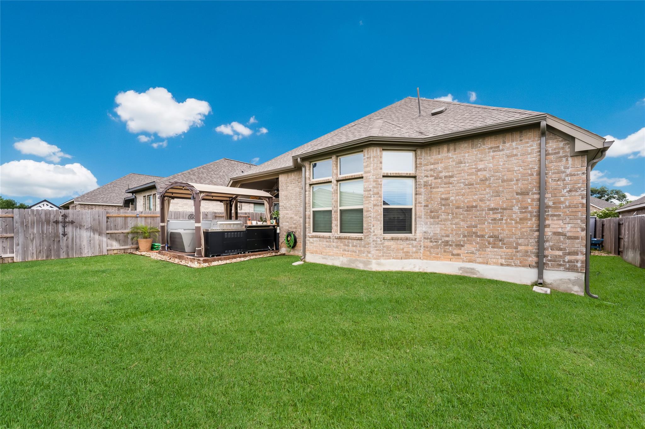 322 Jefferson Dr, Kyle, TX 78640