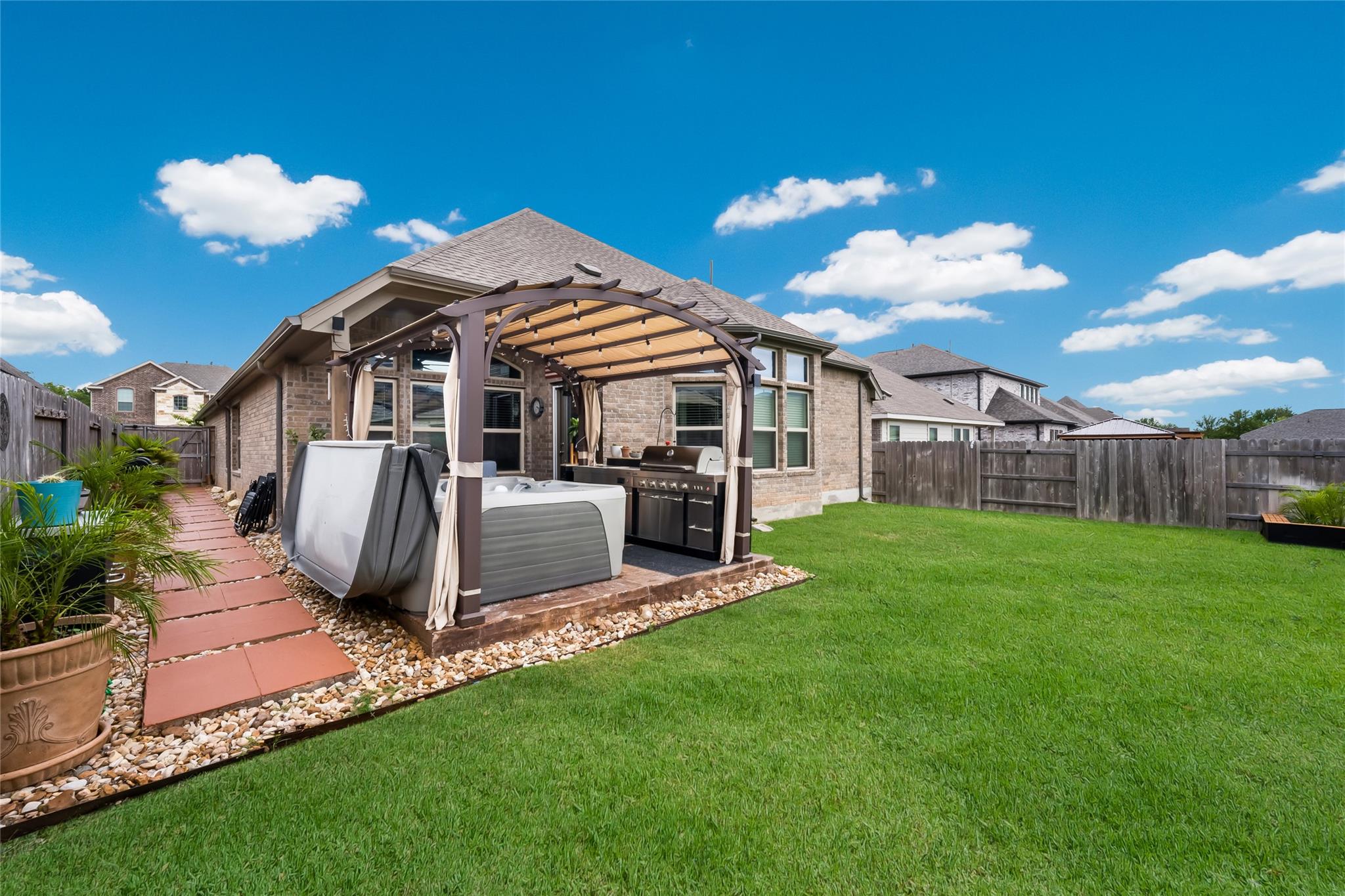 322 Jefferson Dr, Kyle, TX 78640