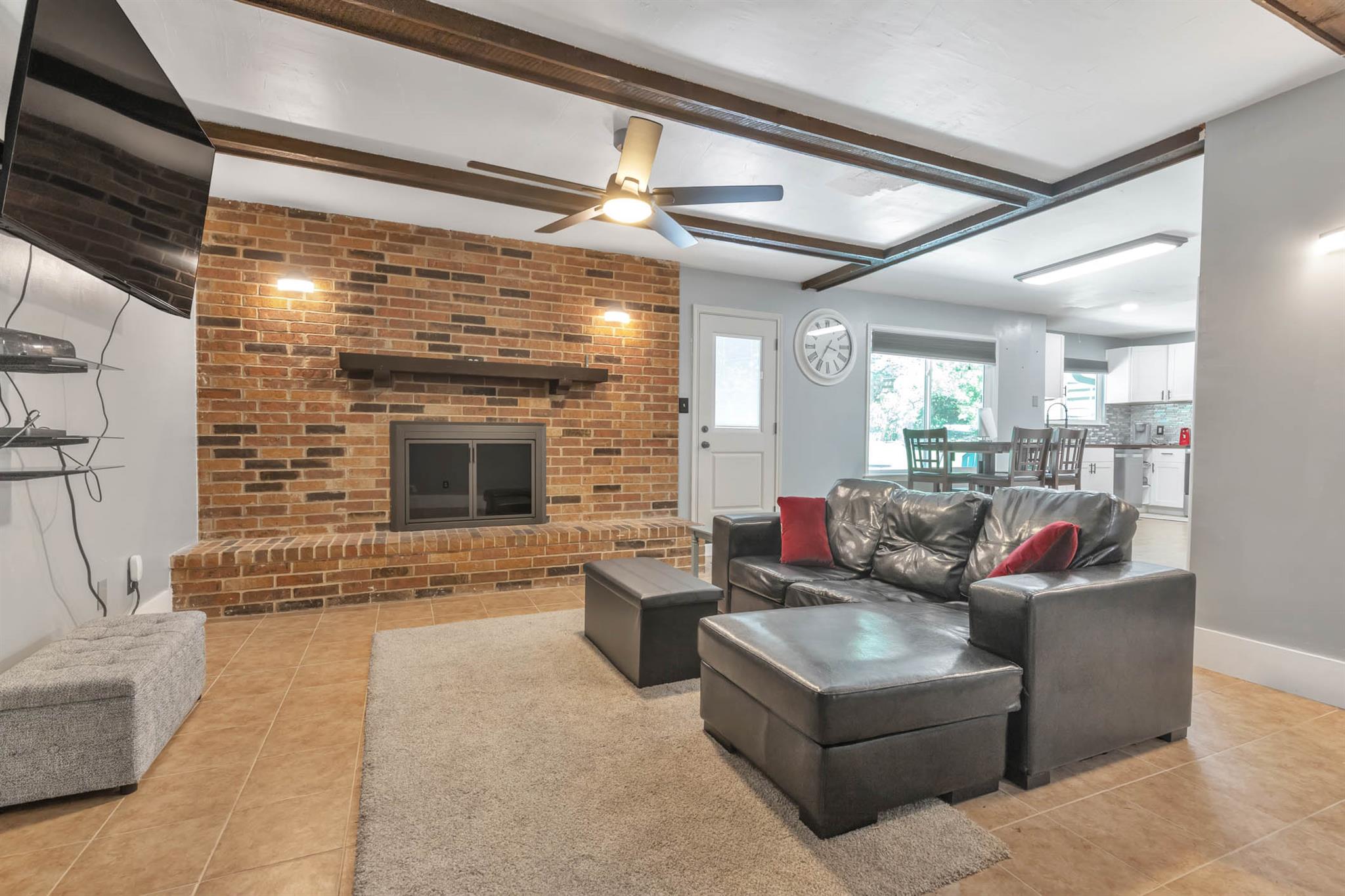 1102 Girard St, San Marcos, TX 78666