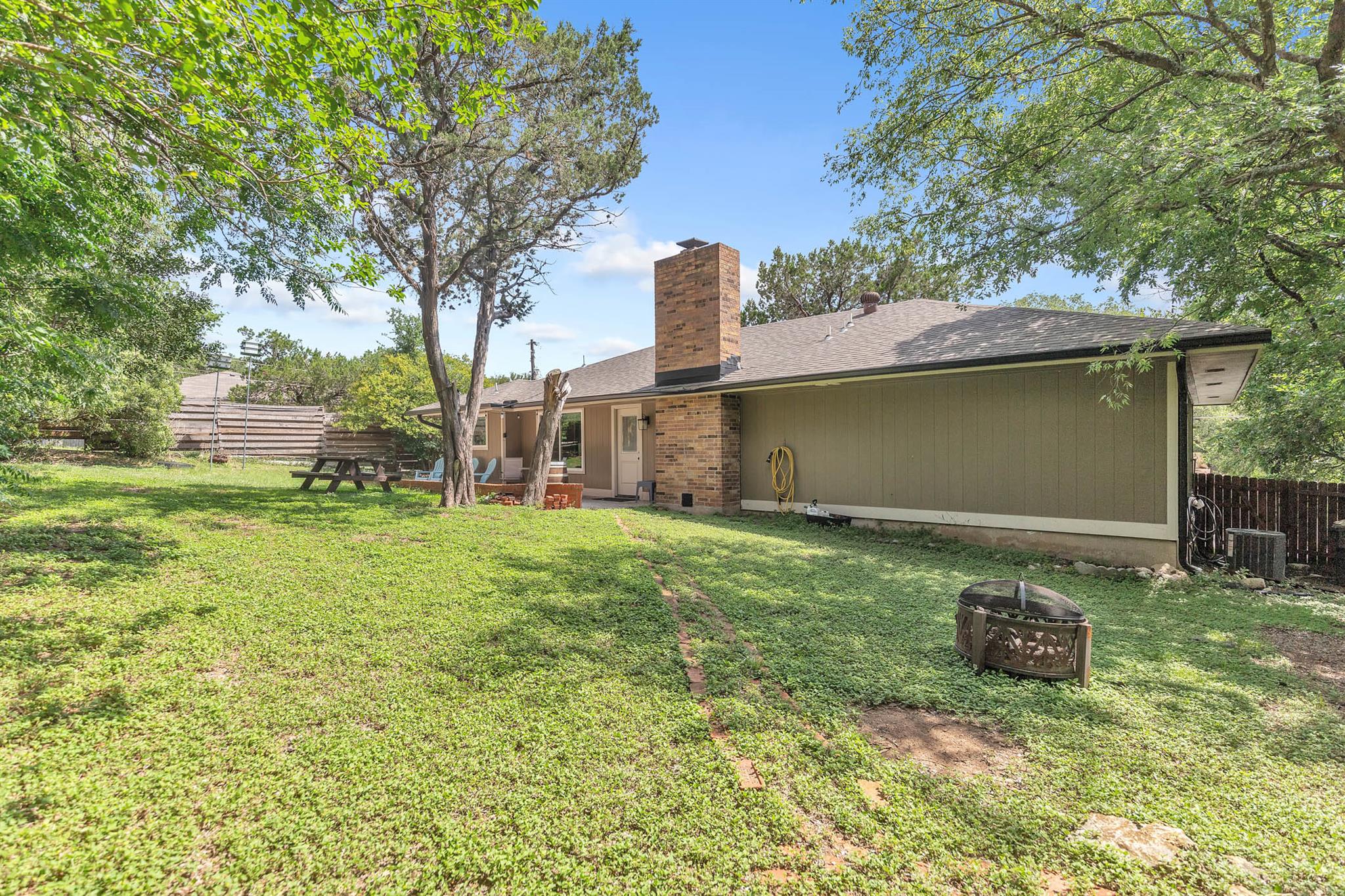 1102 Girard St, San Marcos, TX 78666