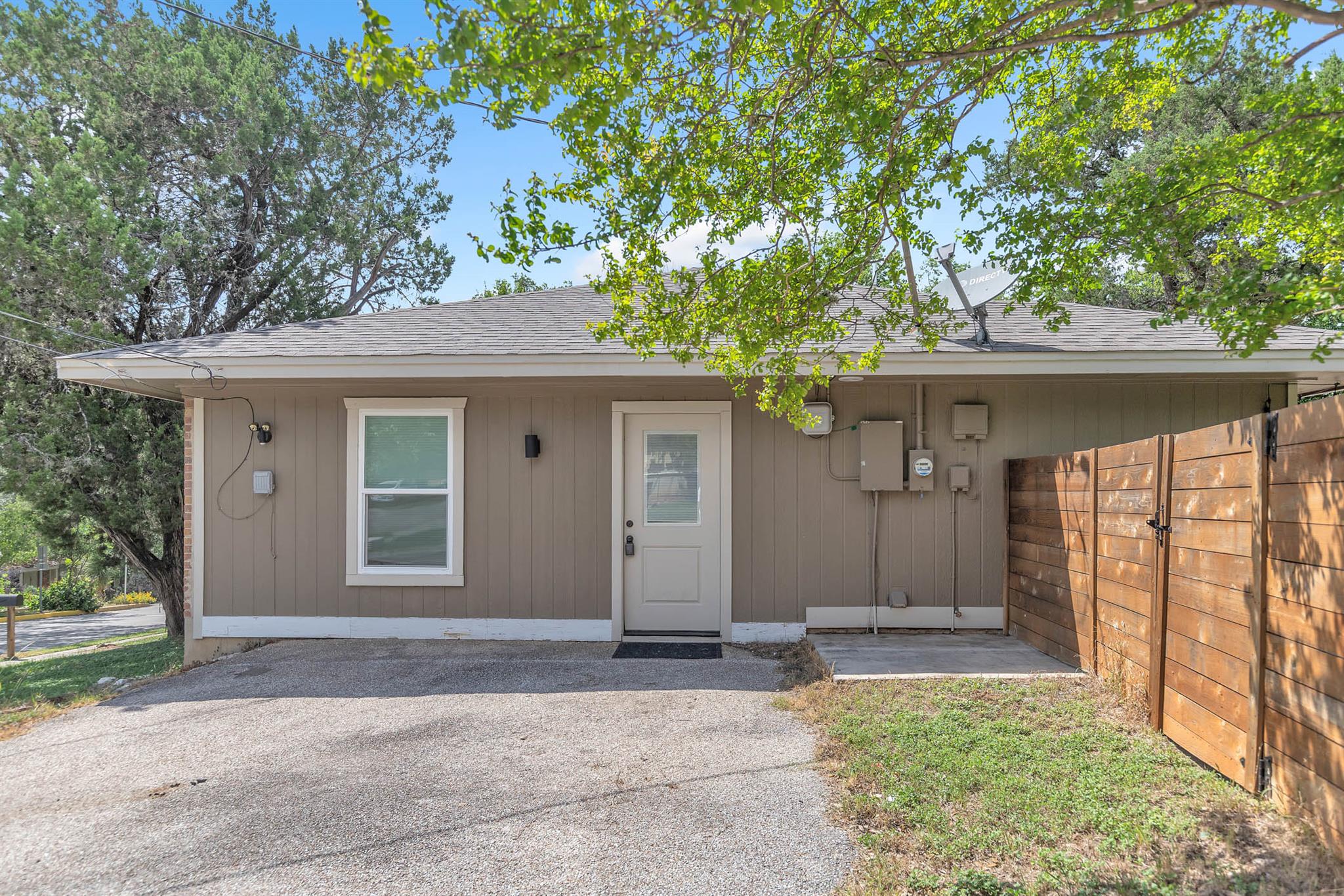 1102 Girard St, San Marcos, TX 78666