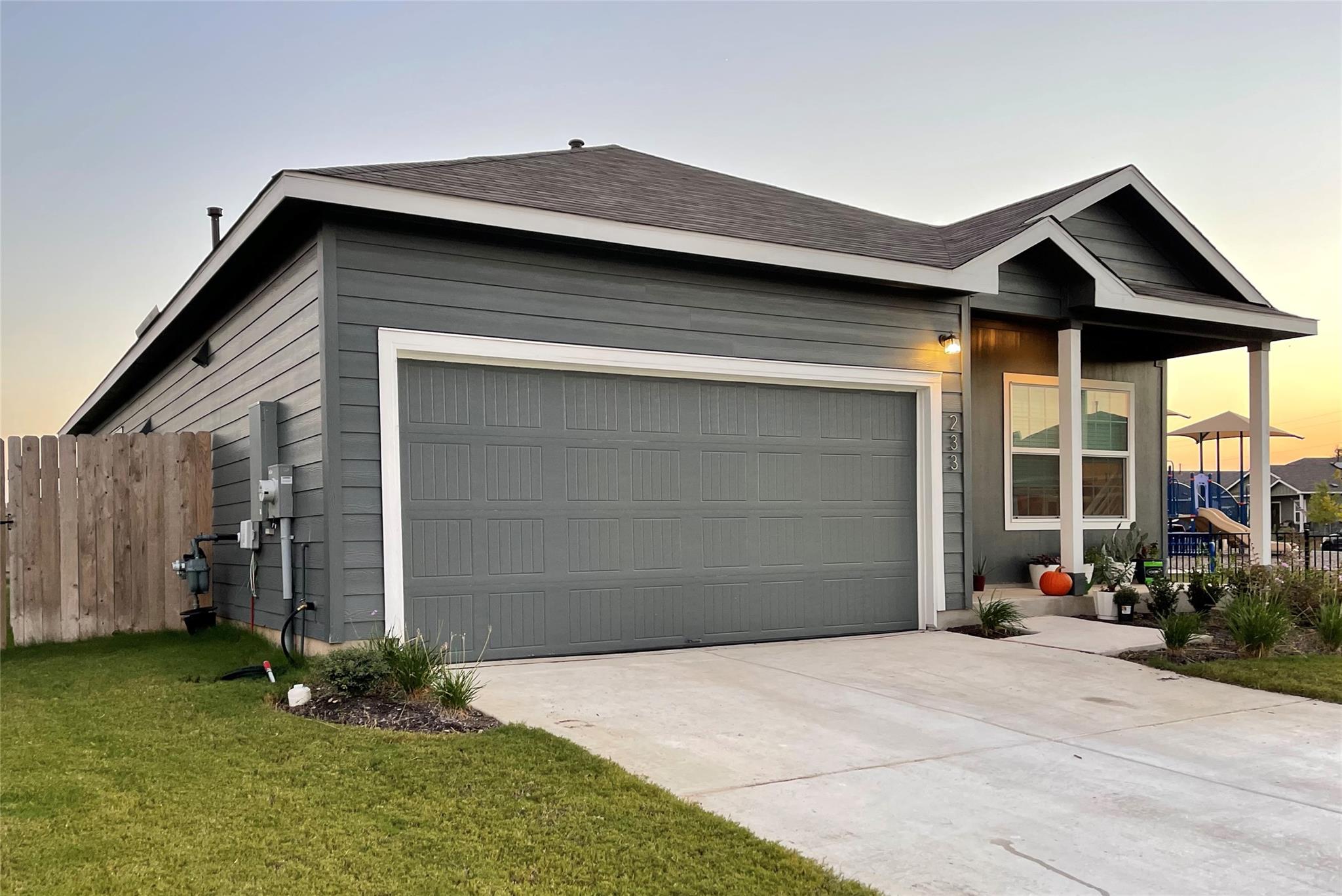 233 Gabriels Bluff Dr, Georgetown, TX 78626