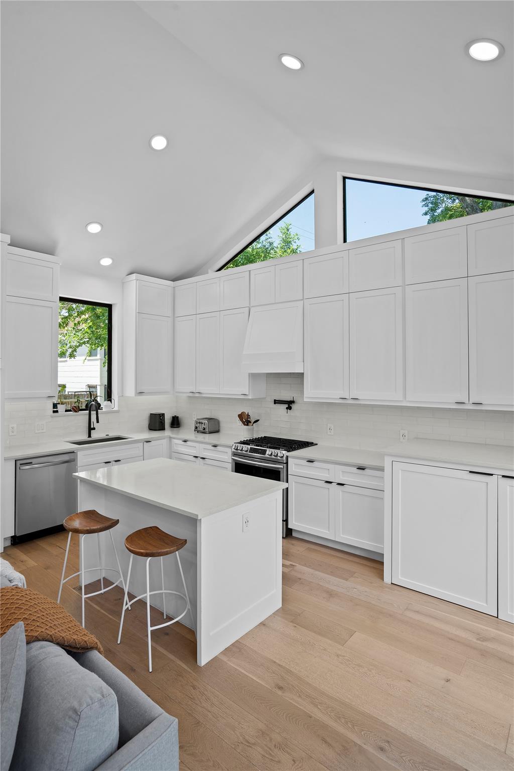 2216 Lindell Ave # 2, Austin, TX 78704
