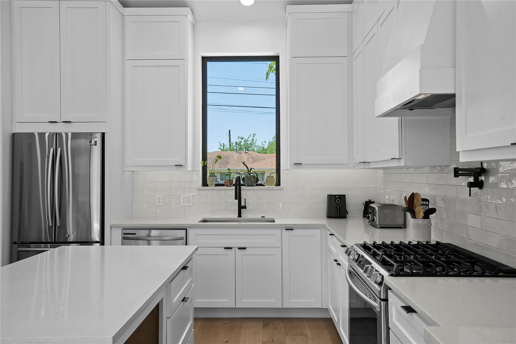2216 Lindell Ave # 2, Austin, TX 78704