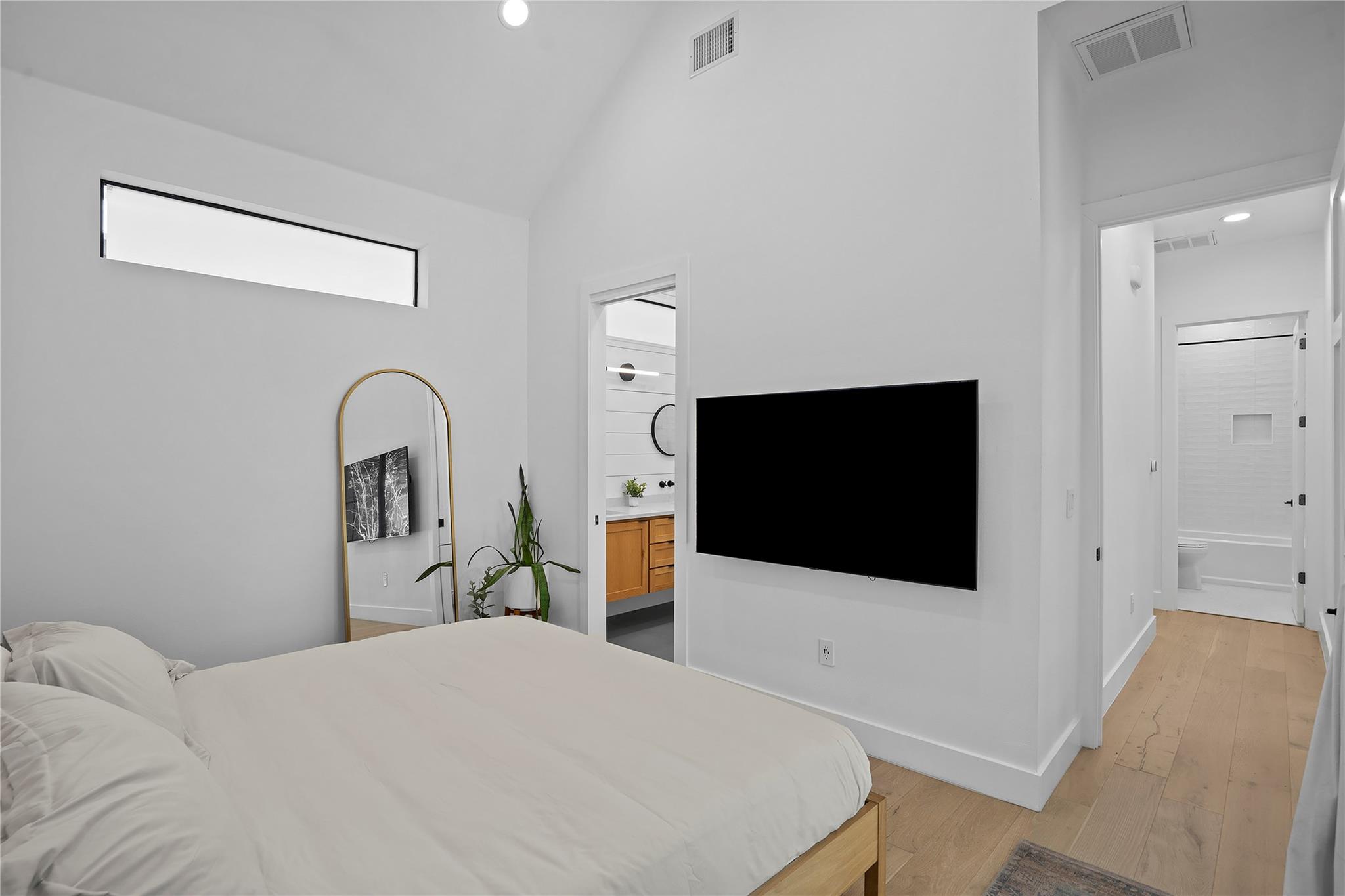 2216 Lindell Ave # 2, Austin, TX 78704