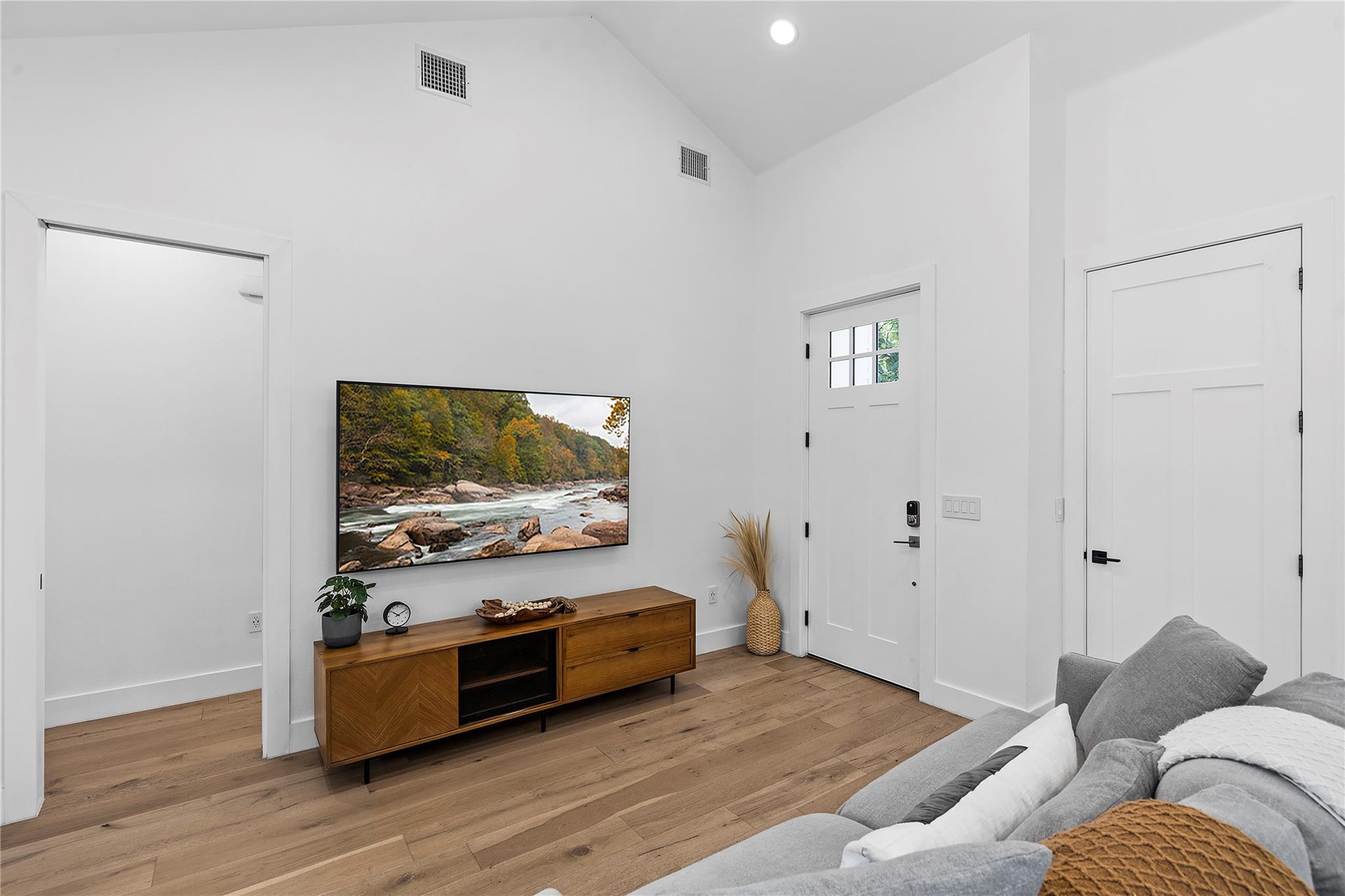 2216 Lindell Ave # 2, Austin, TX 78704