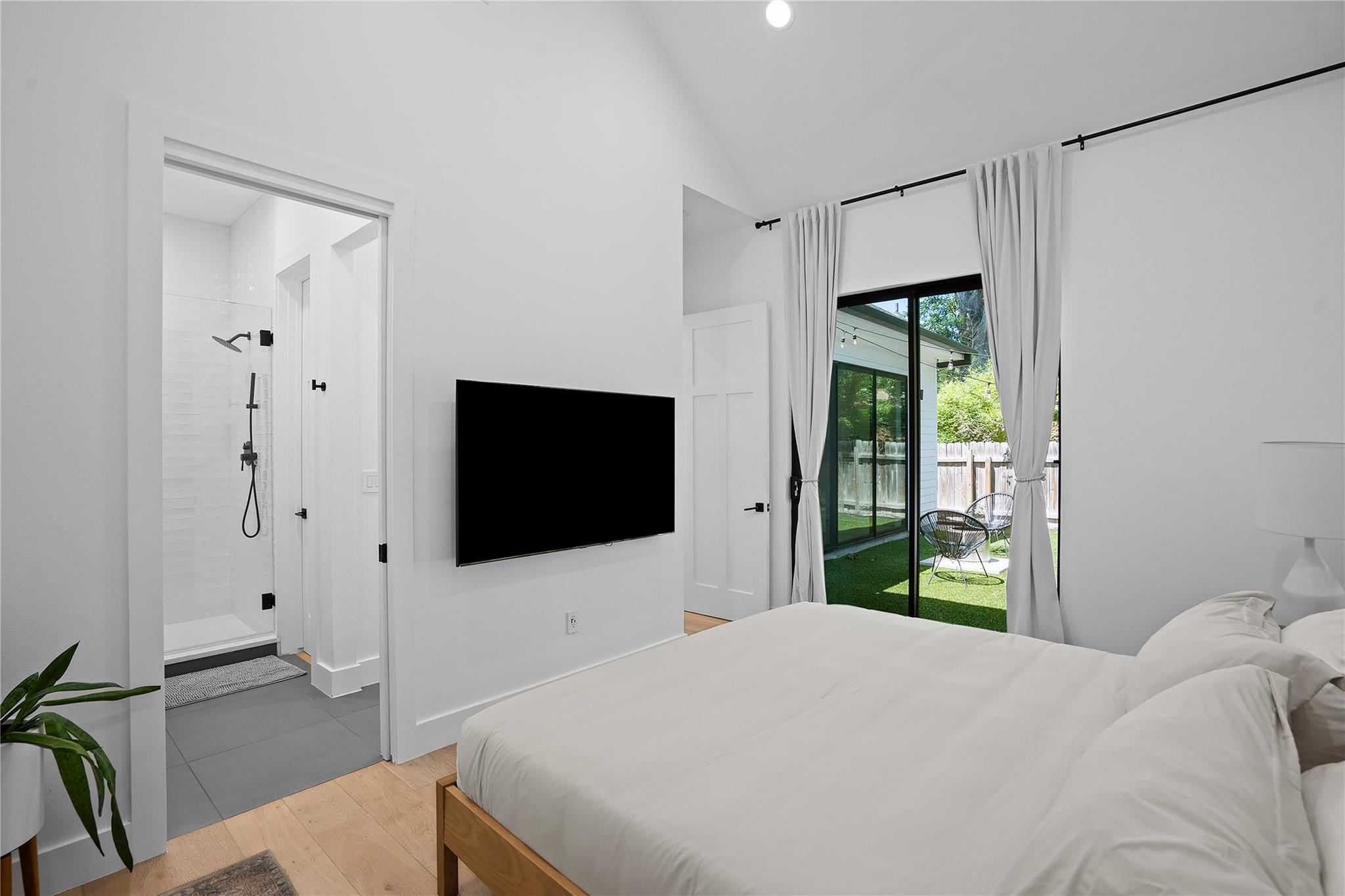2216 Lindell Ave # 2, Austin, TX 78704