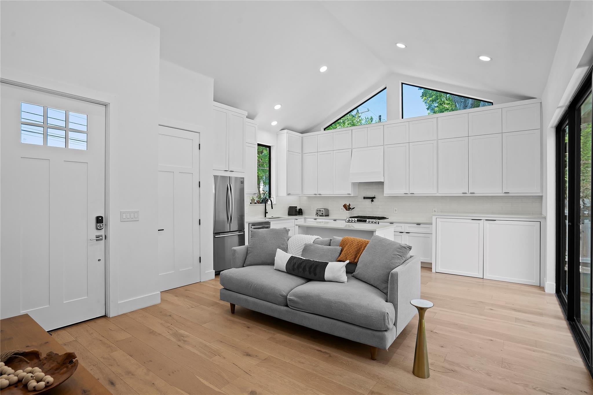 2216 Lindell Ave # 2, Austin, TX 78704
