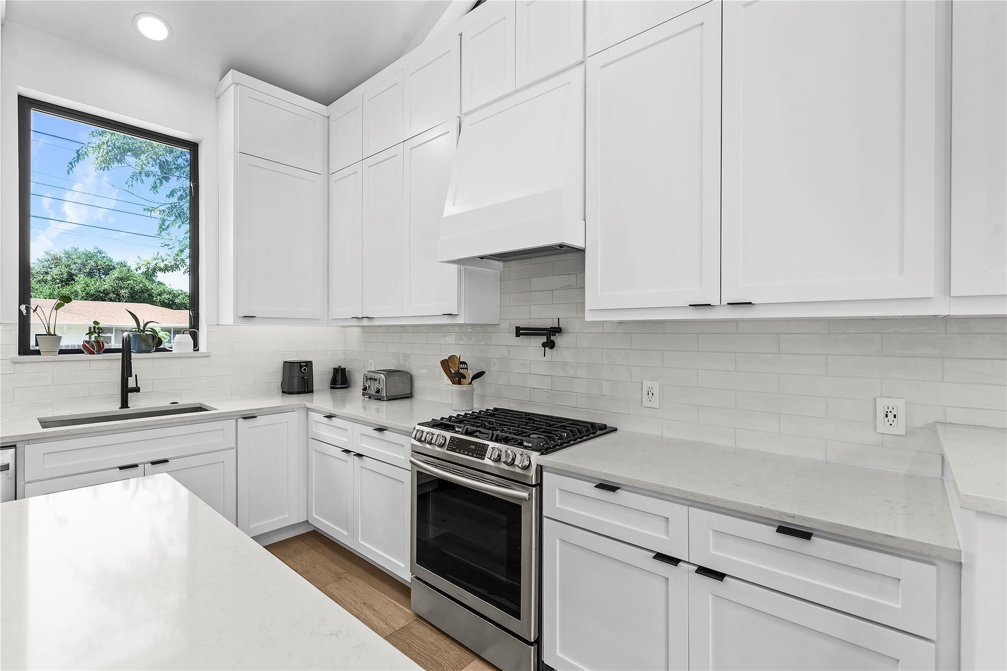 2216 Lindell Ave # 2, Austin, TX 78704
