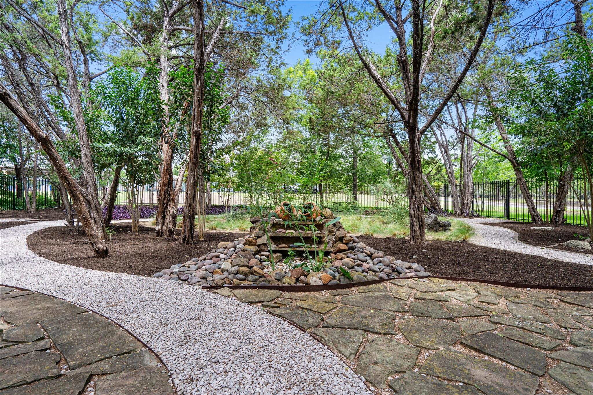 6906 Covered Bridge Dr, Austin, TX 78736