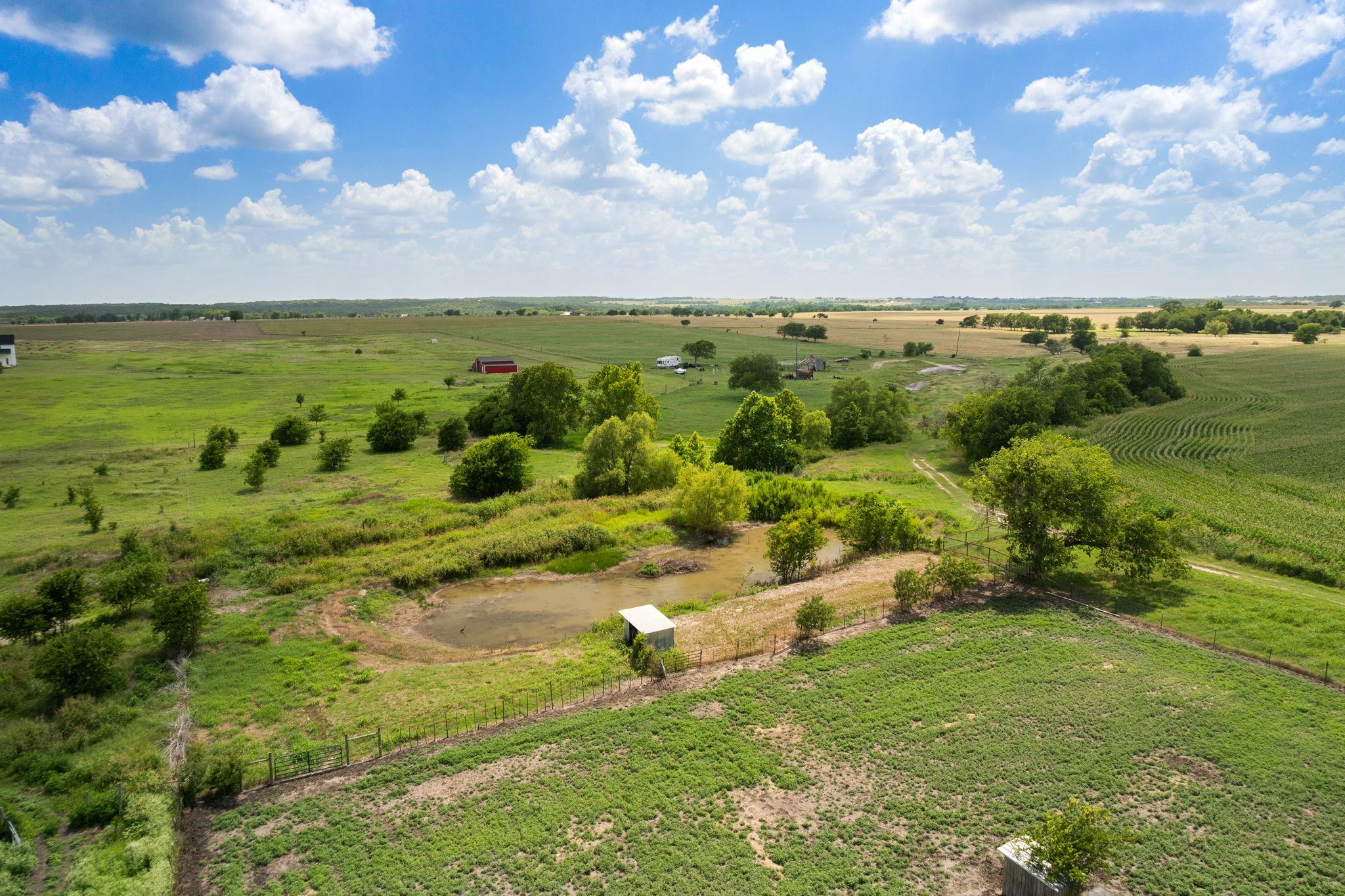 712 County Road 330, Granger, TX 76530