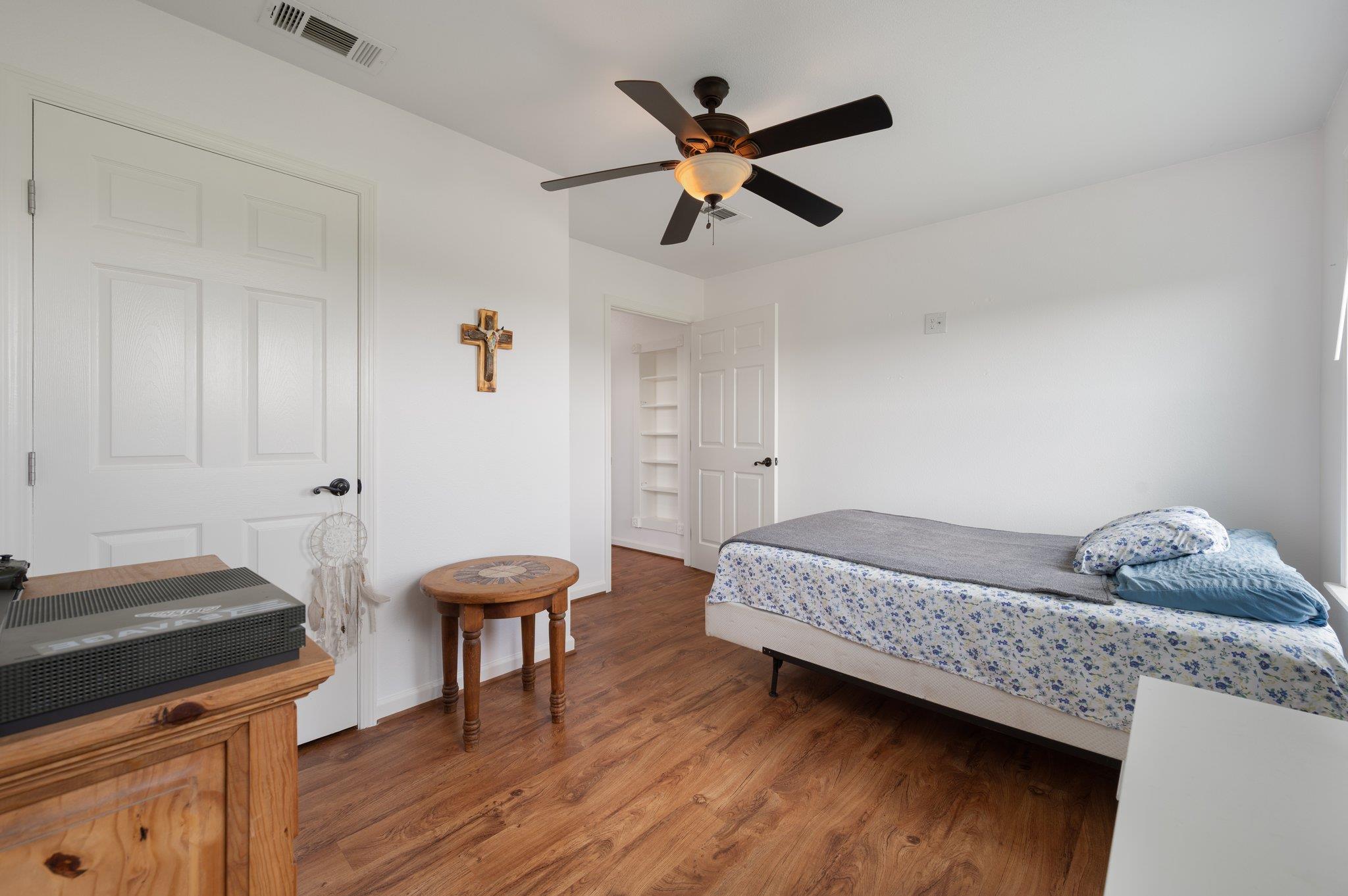 712 County Road 330, Granger, TX 76530