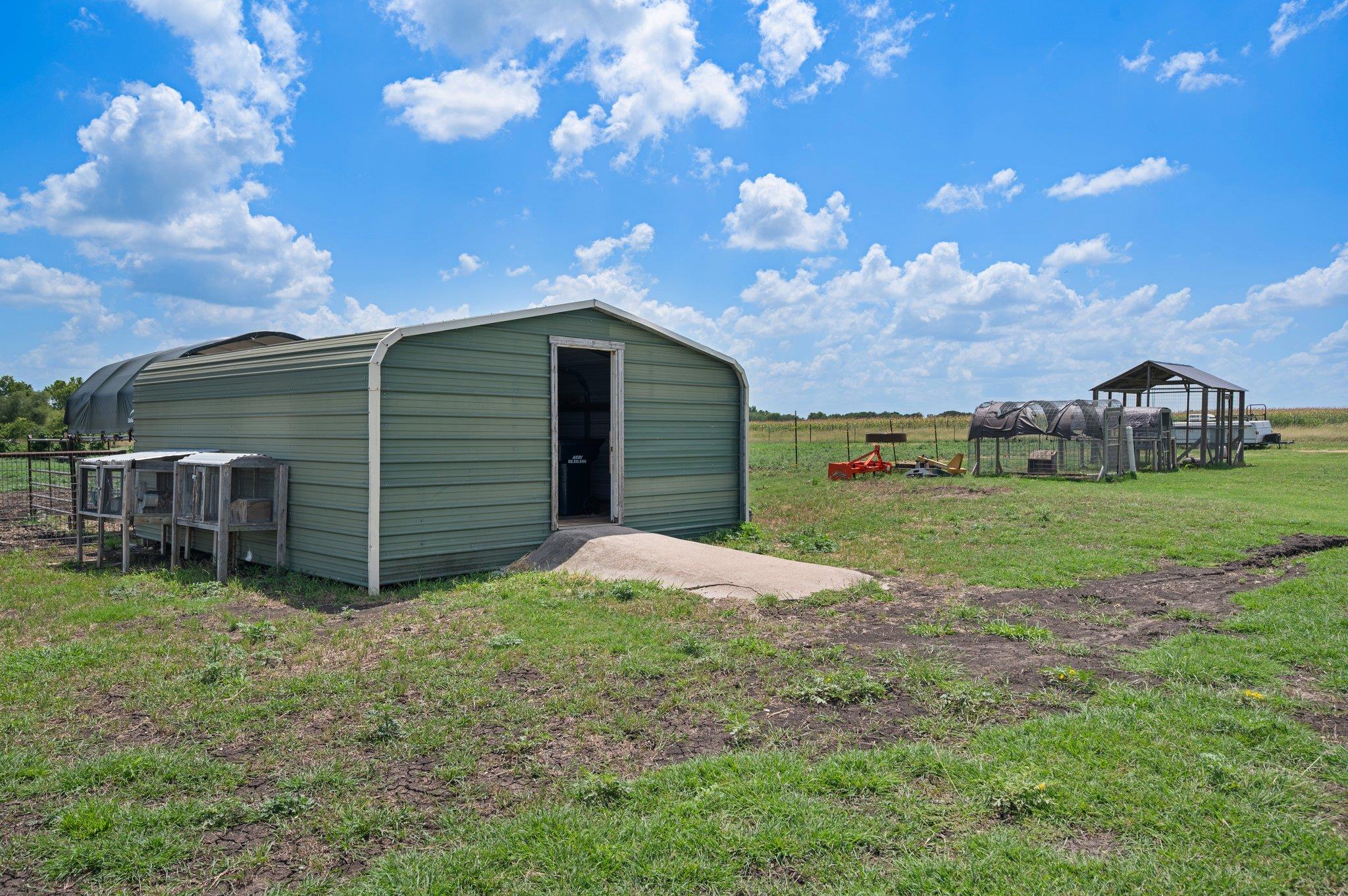 712 County Road 330, Granger, TX 76530