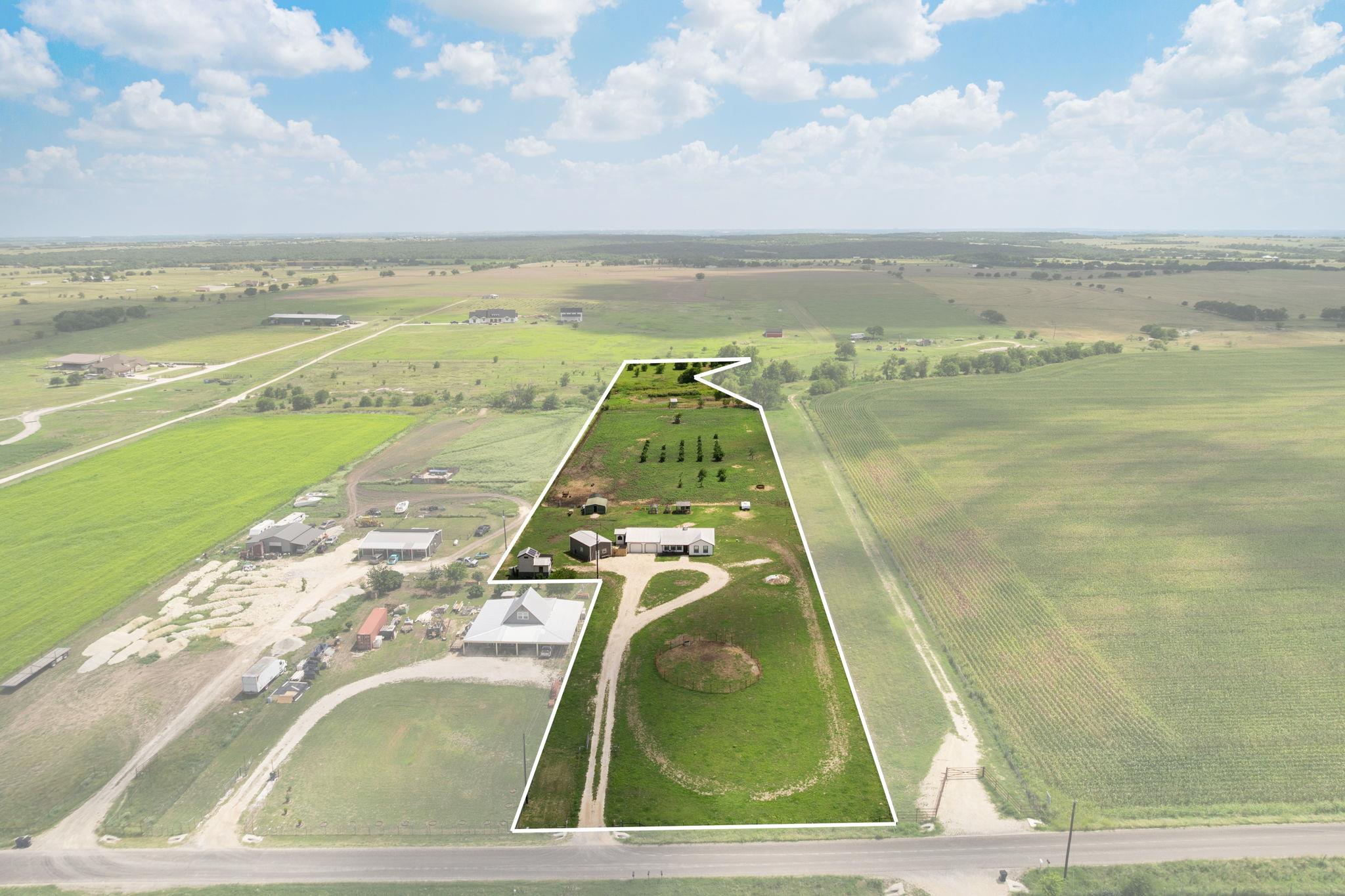 712 County Road 330, Granger, TX 76530