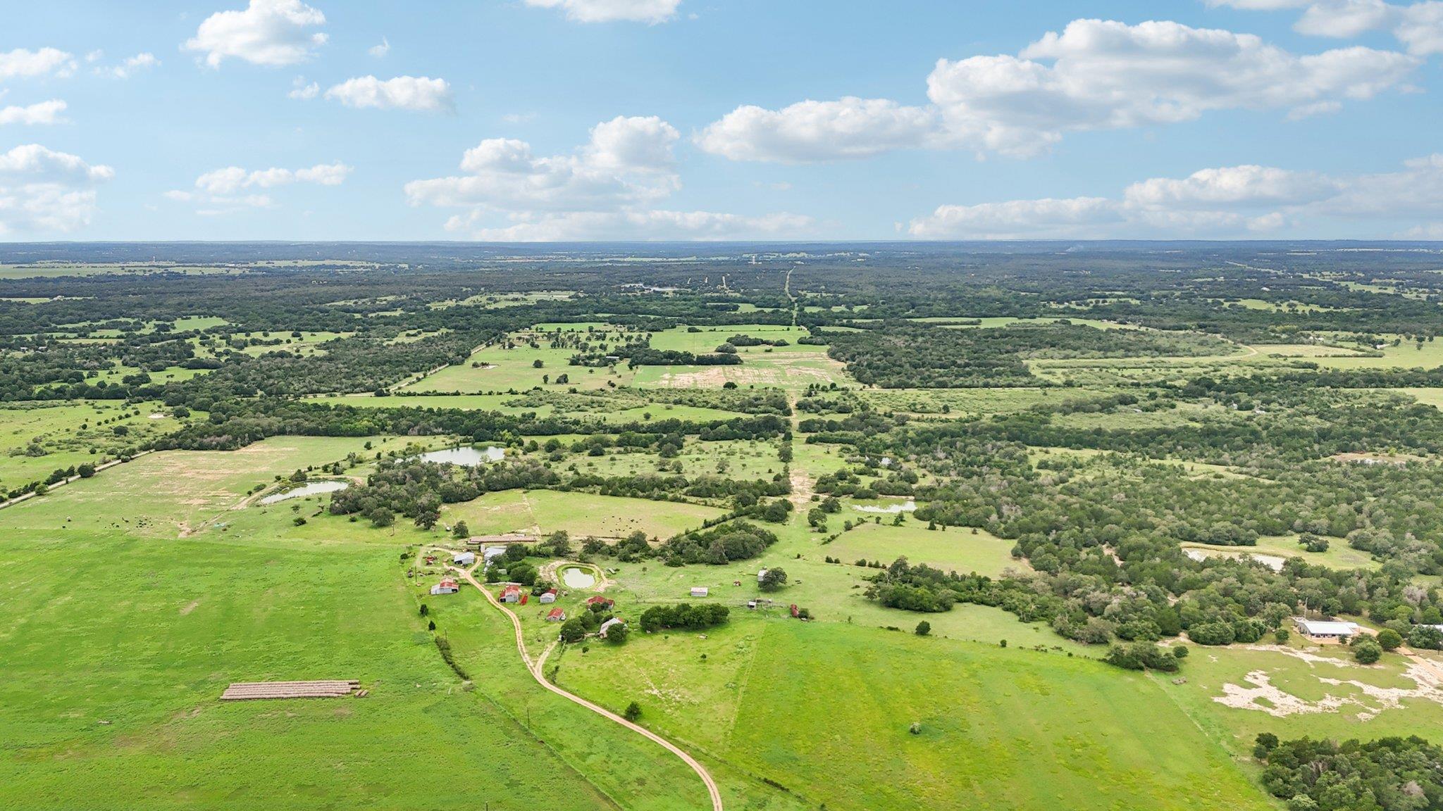 170 Zack Ln, Giddings, TX 78942