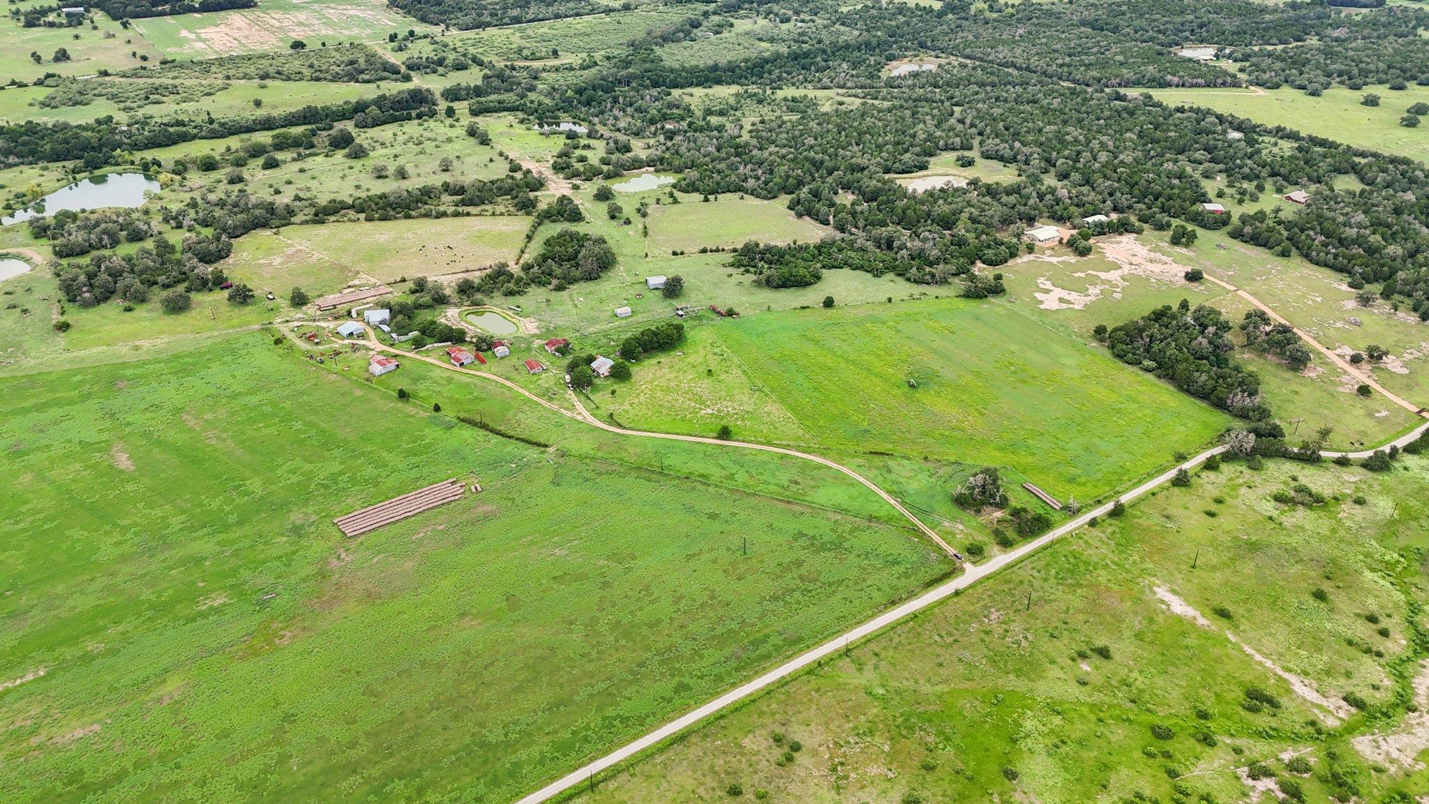 170 Zack Ln, Giddings, TX 78942