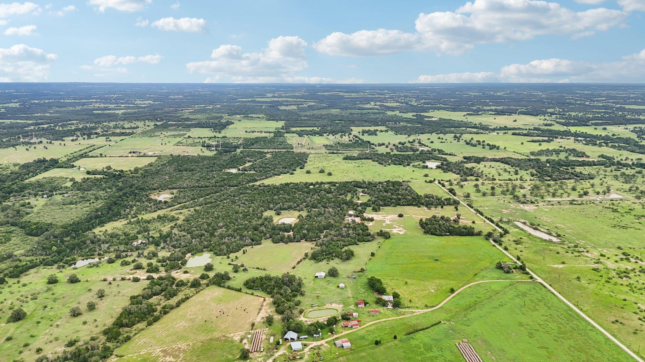 170 Zack Ln, Giddings, TX 78942