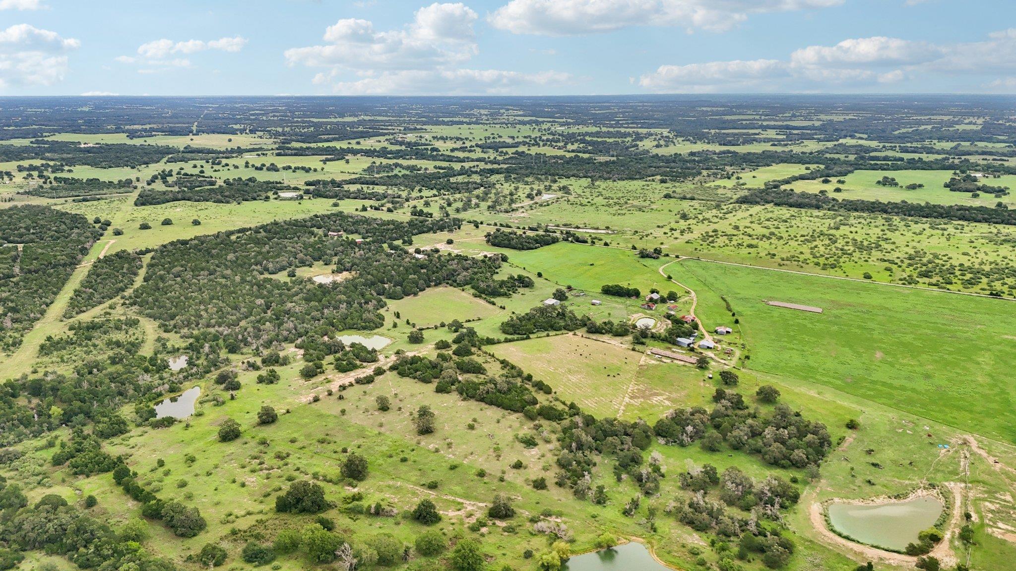 170 Zack Ln, Giddings, TX 78942