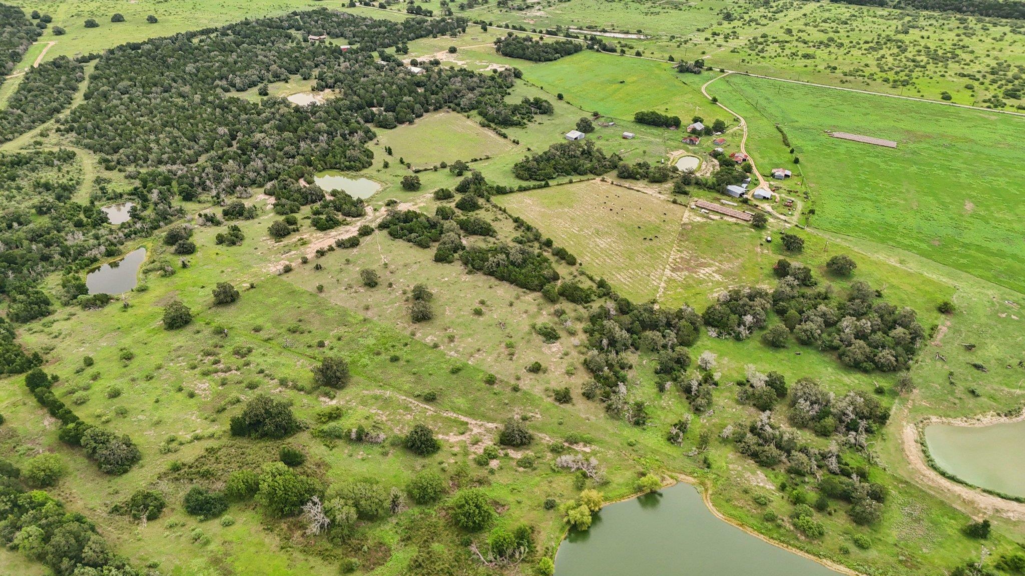 170 Zack Ln, Giddings, TX 78942