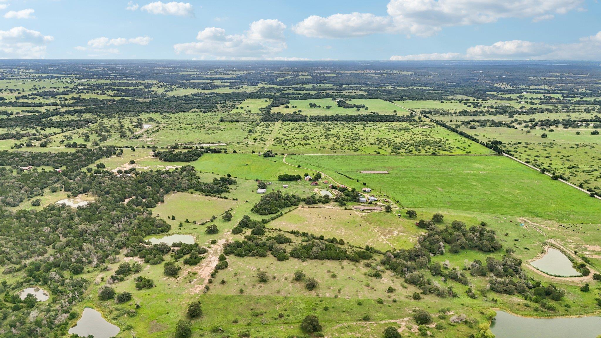 170 Zack Ln, Giddings, TX 78942