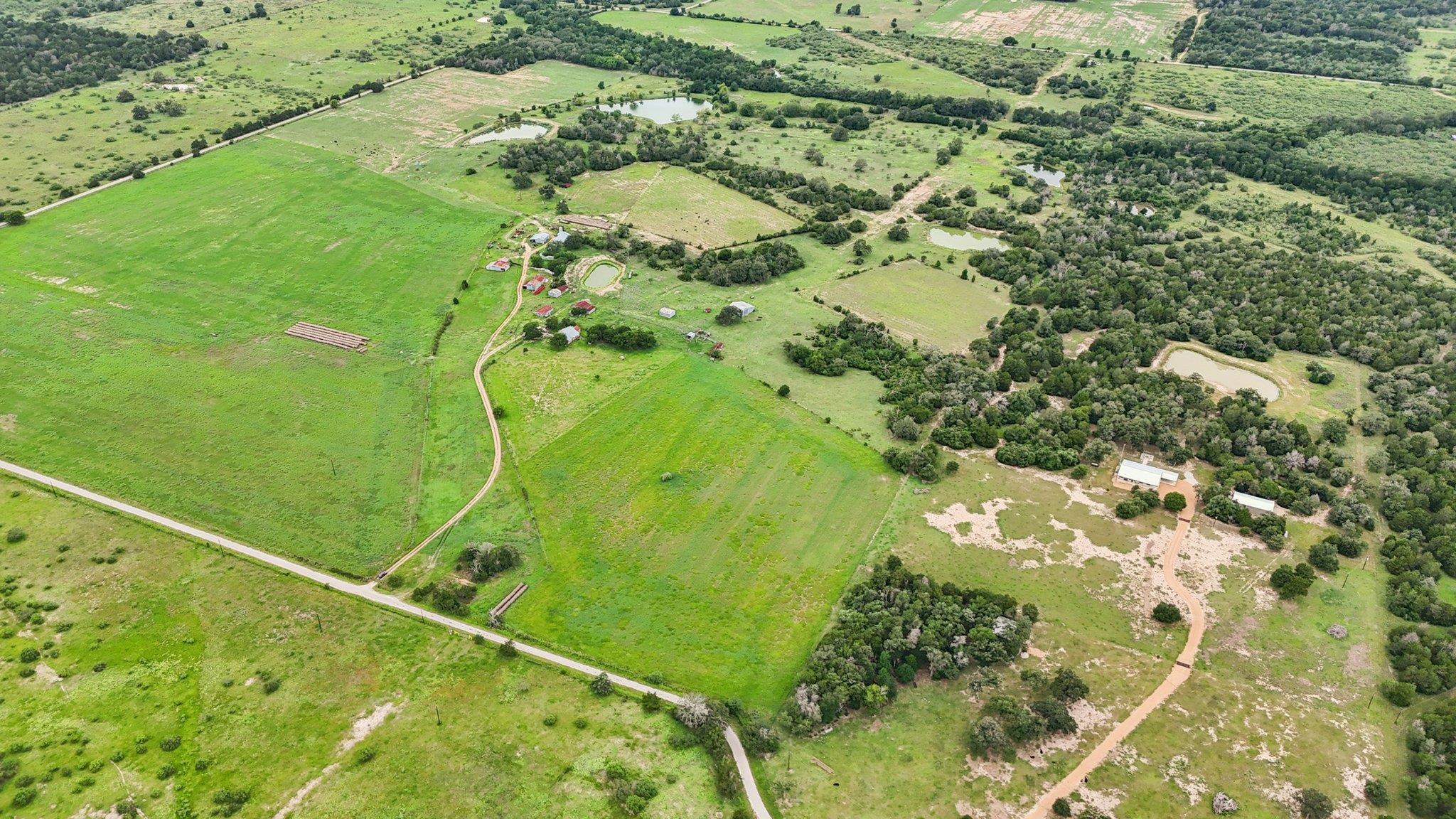 170 Zack Ln, Giddings, TX 78942