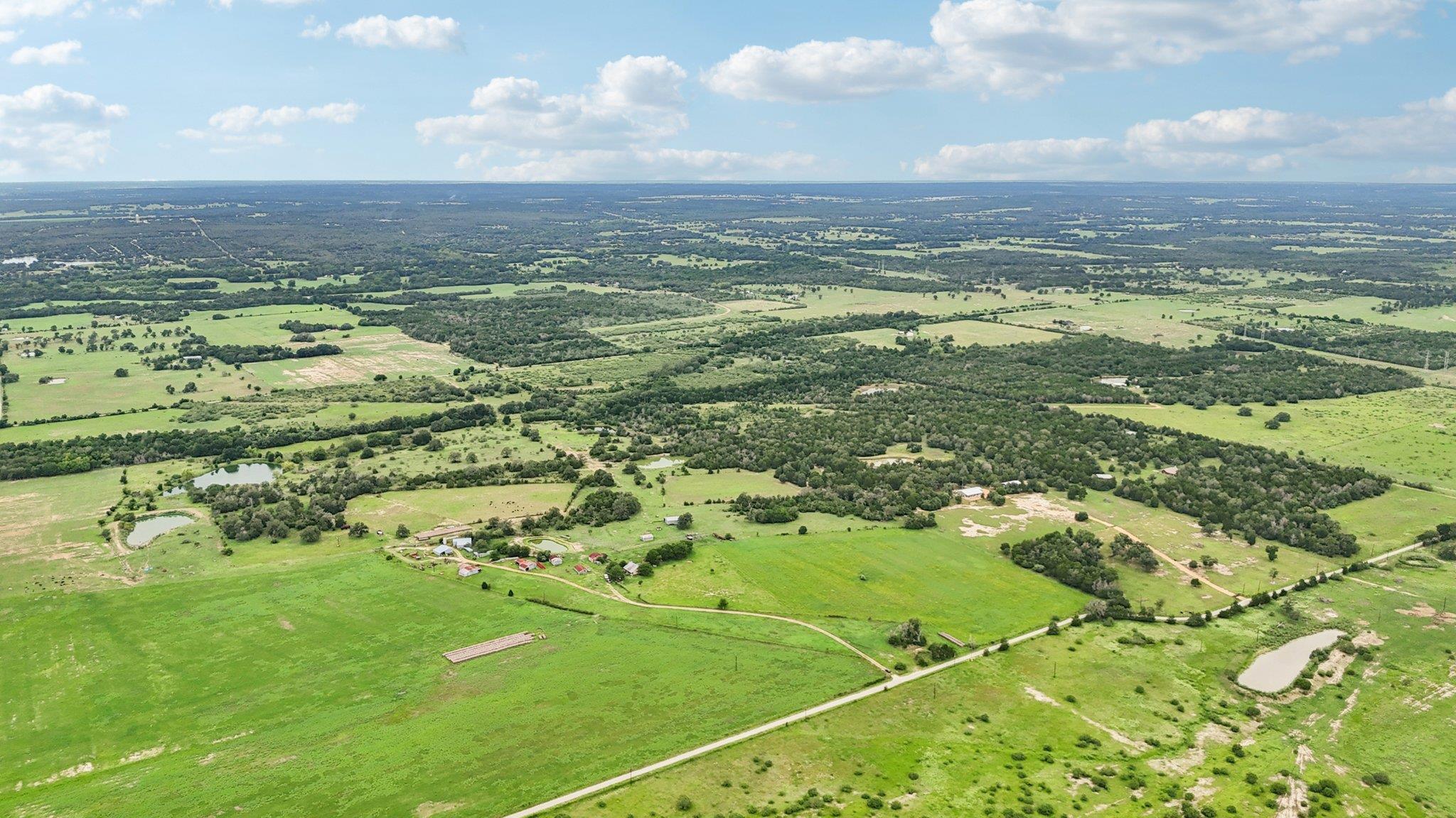 170 Zack Ln, Giddings, TX 78942