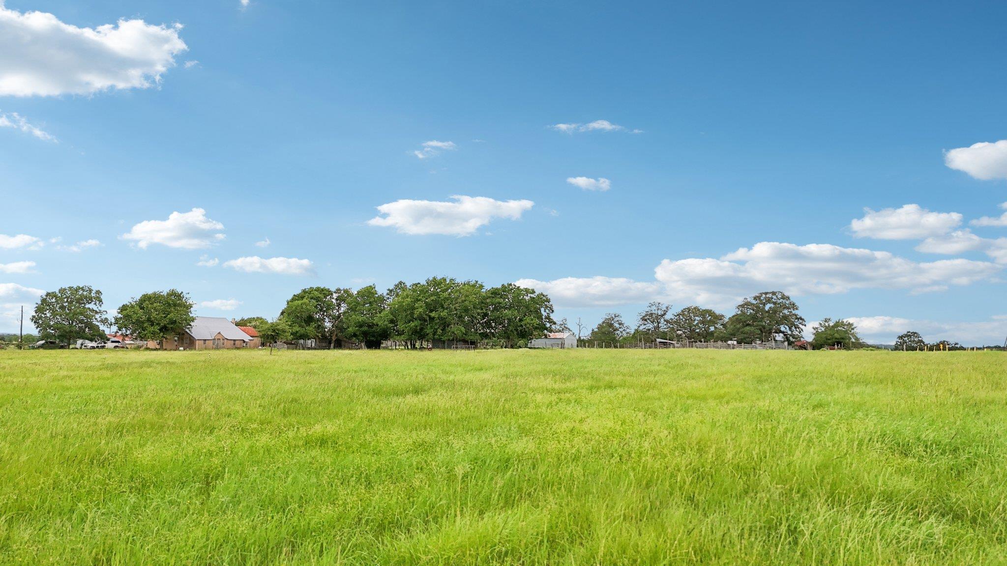 170 Zack Ln, Giddings, TX 78942