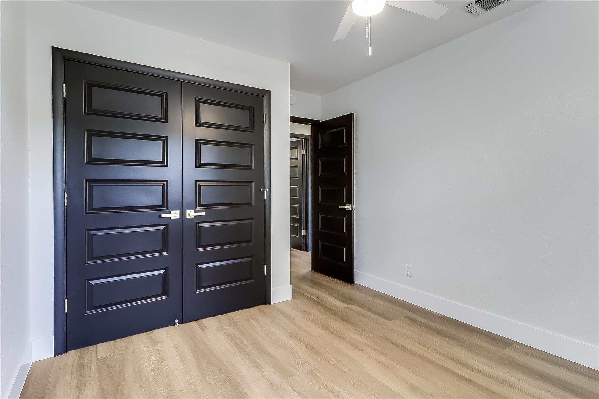 2402 Broken Oak Dr, Austin, TX 78745