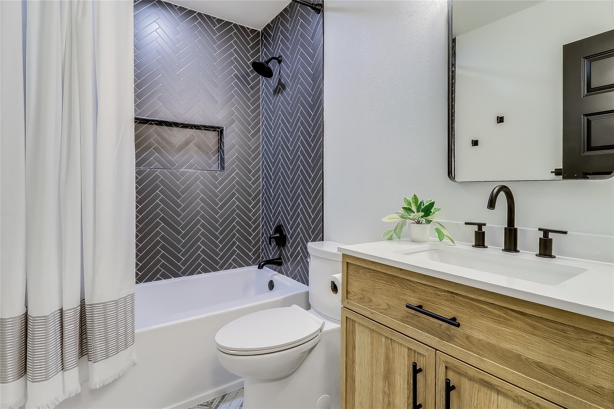 2402 Broken Oak Dr, Austin, TX 78745