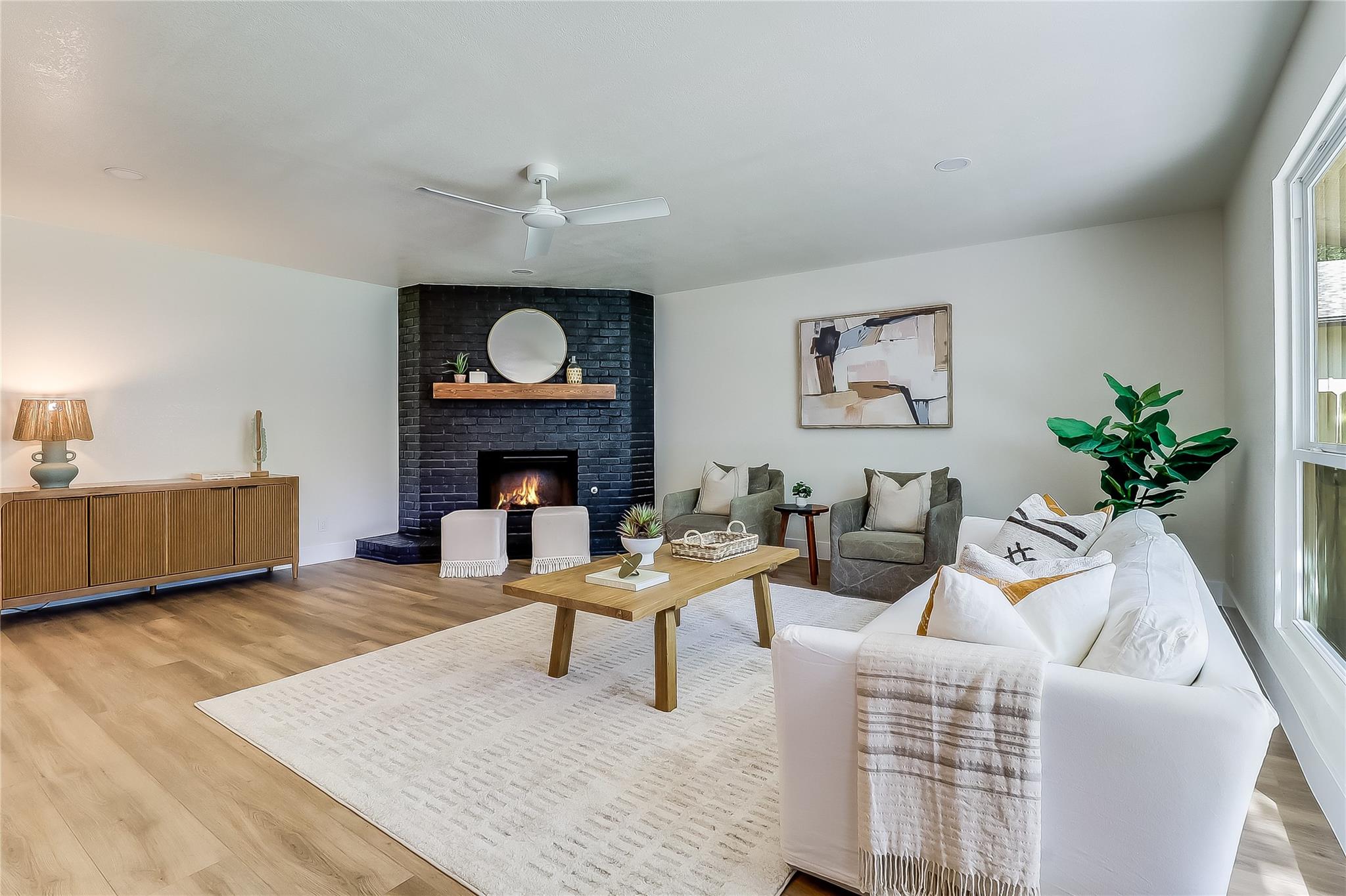 2402 Broken Oak Dr, Austin, TX 78745