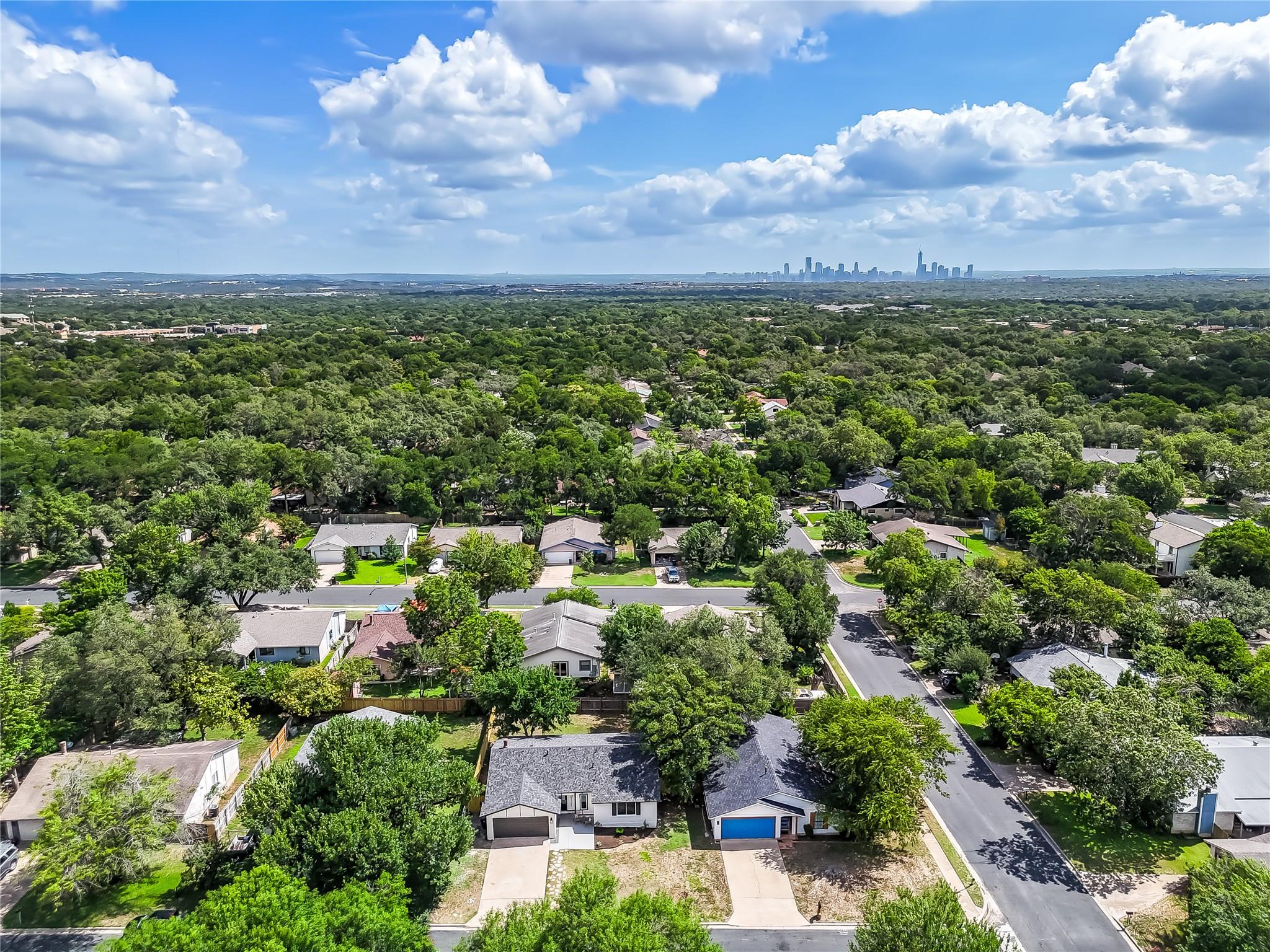 2402 Broken Oak Dr, Austin, TX 78745