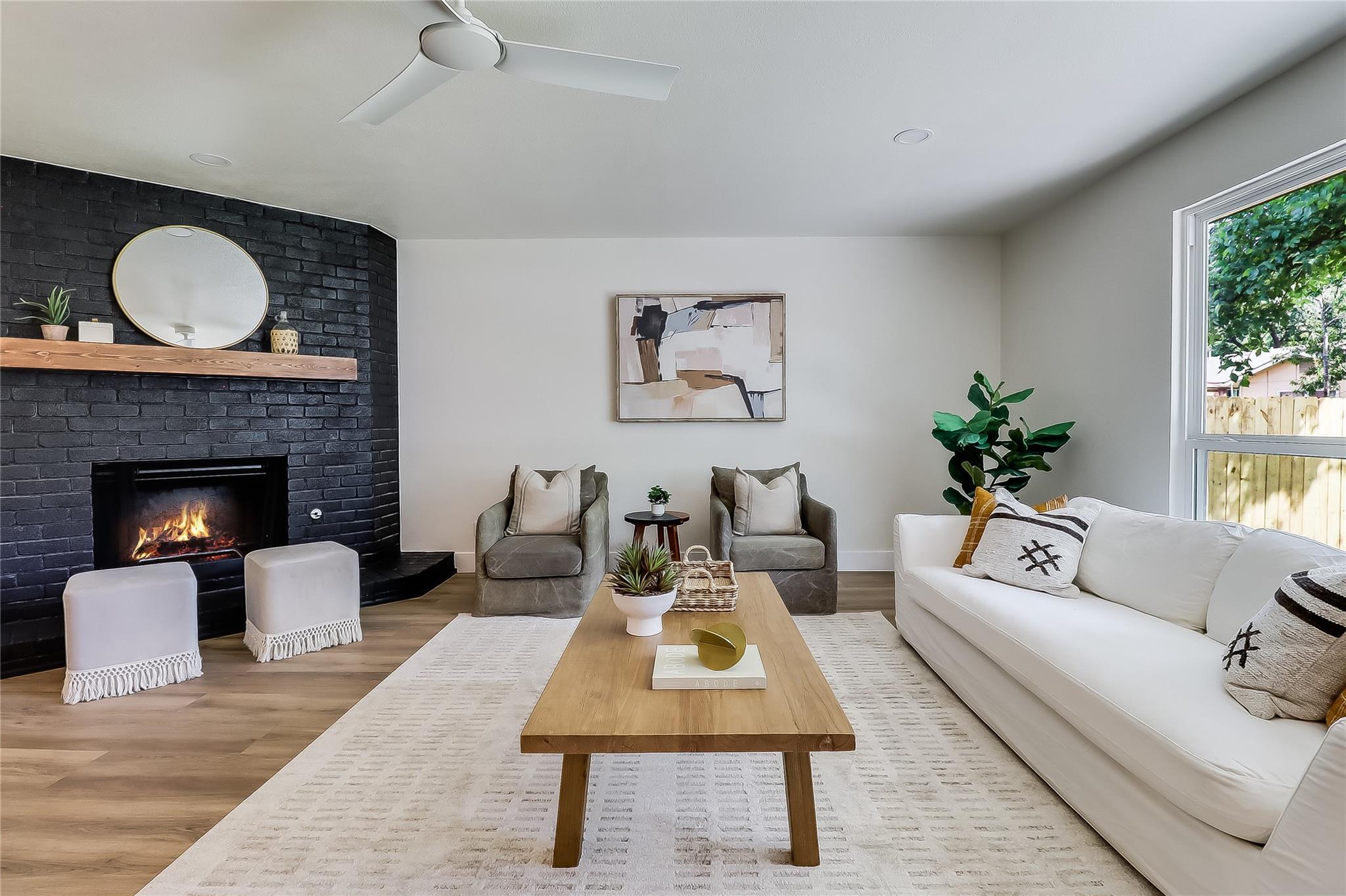 2402 Broken Oak Dr, Austin, TX 78745