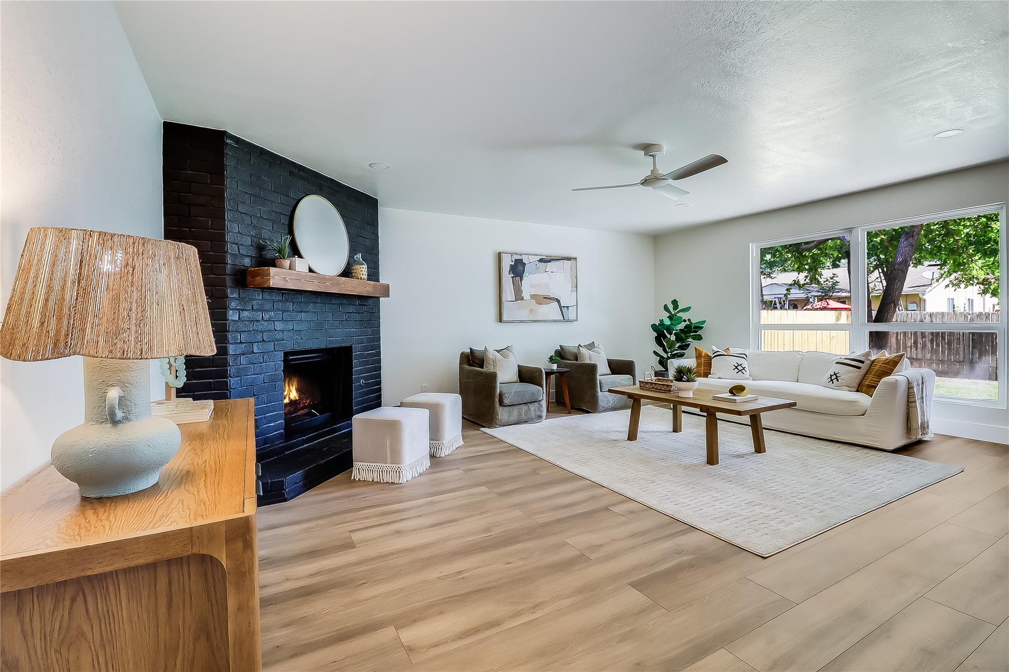 2402 Broken Oak Dr, Austin, TX 78745