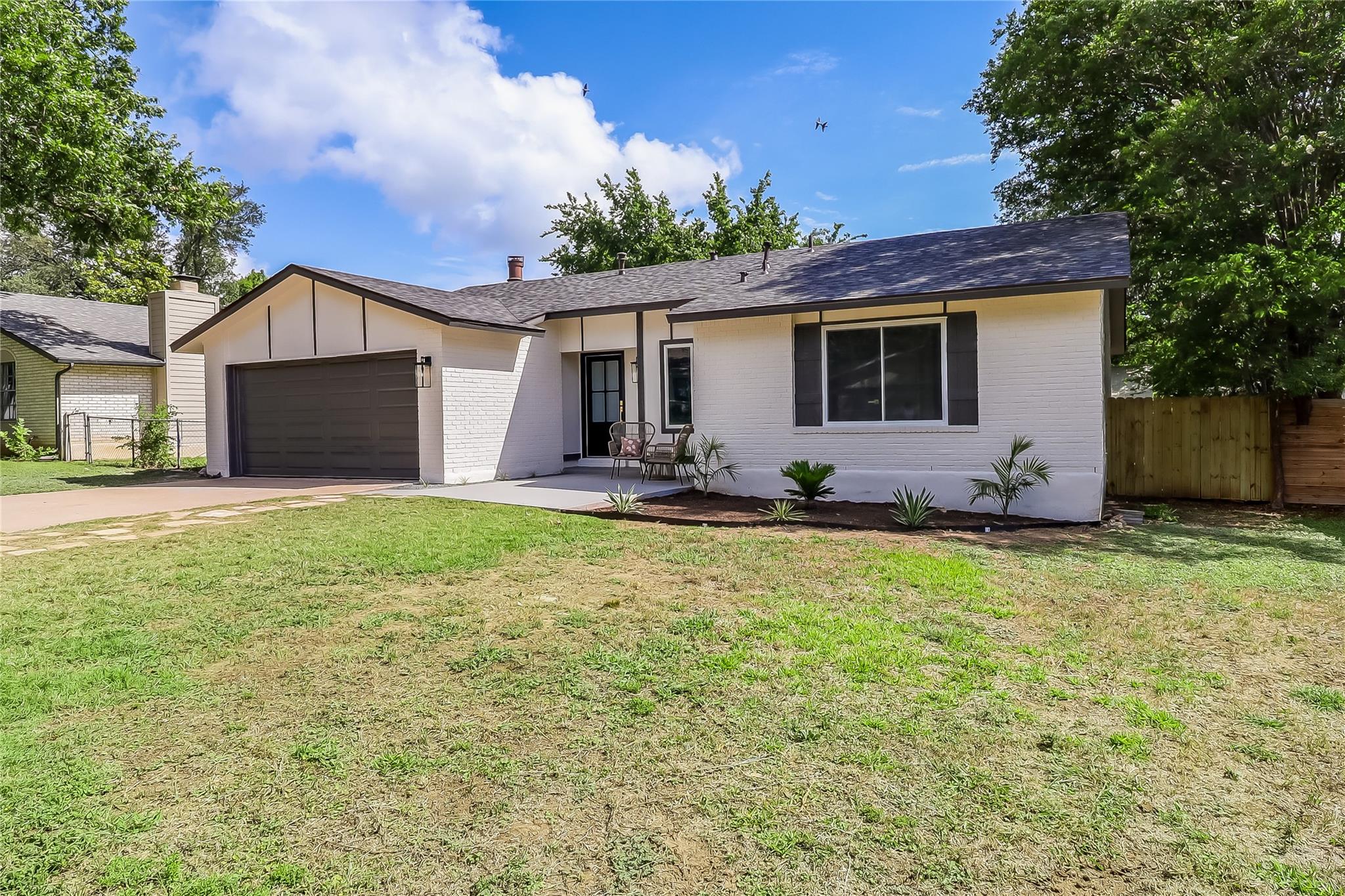 2402 Broken Oak Dr, Austin, TX 78745