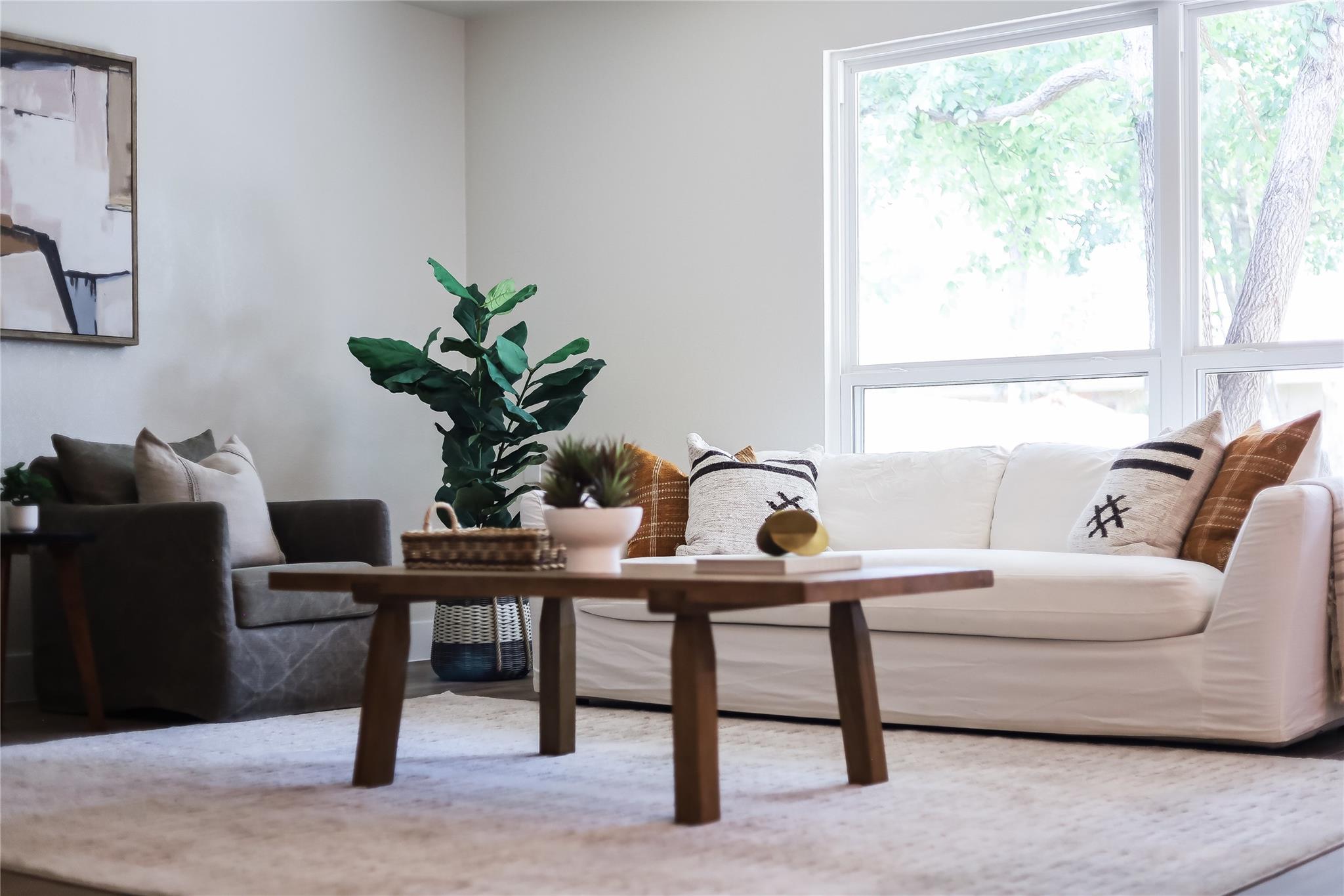 2402 Broken Oak Dr, Austin, TX 78745