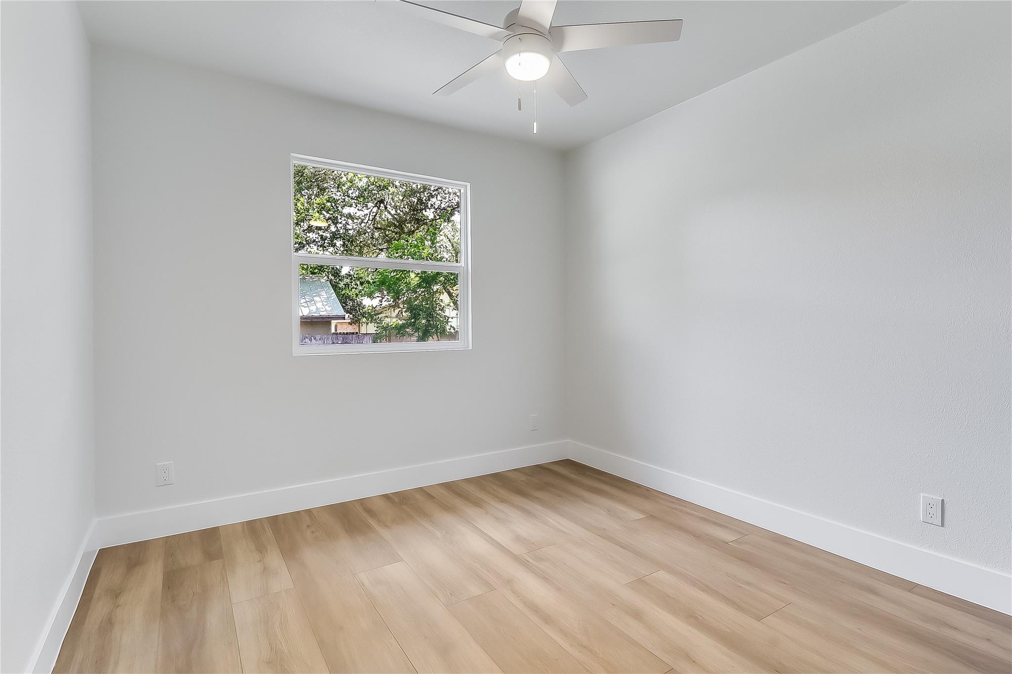 2402 Broken Oak Dr, Austin, TX 78745