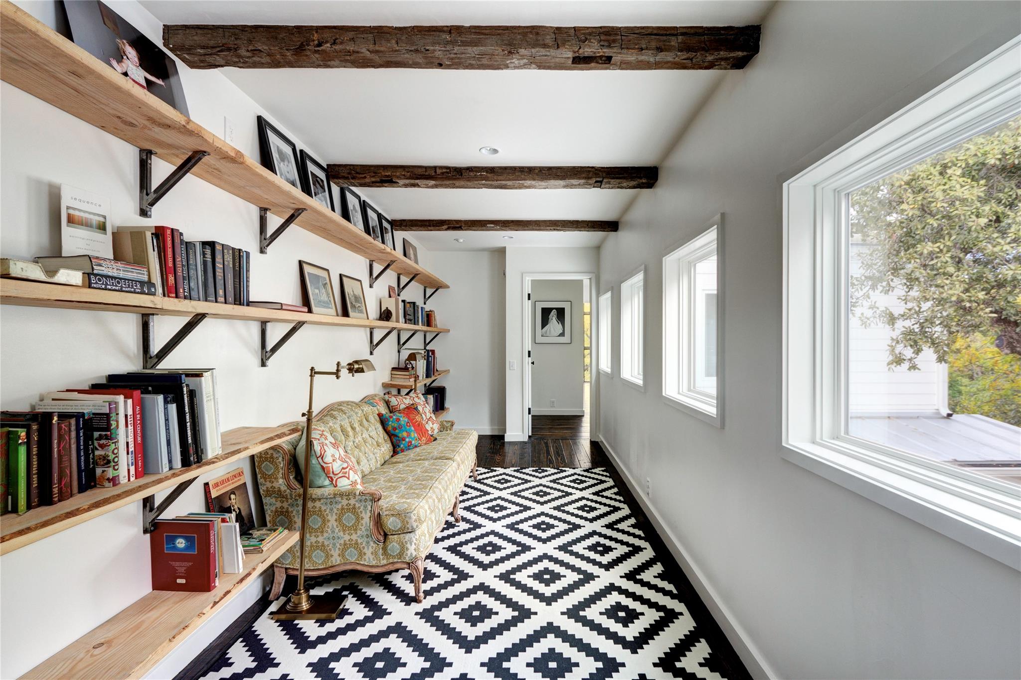 1700 S 6th St, Austin, TX 78704