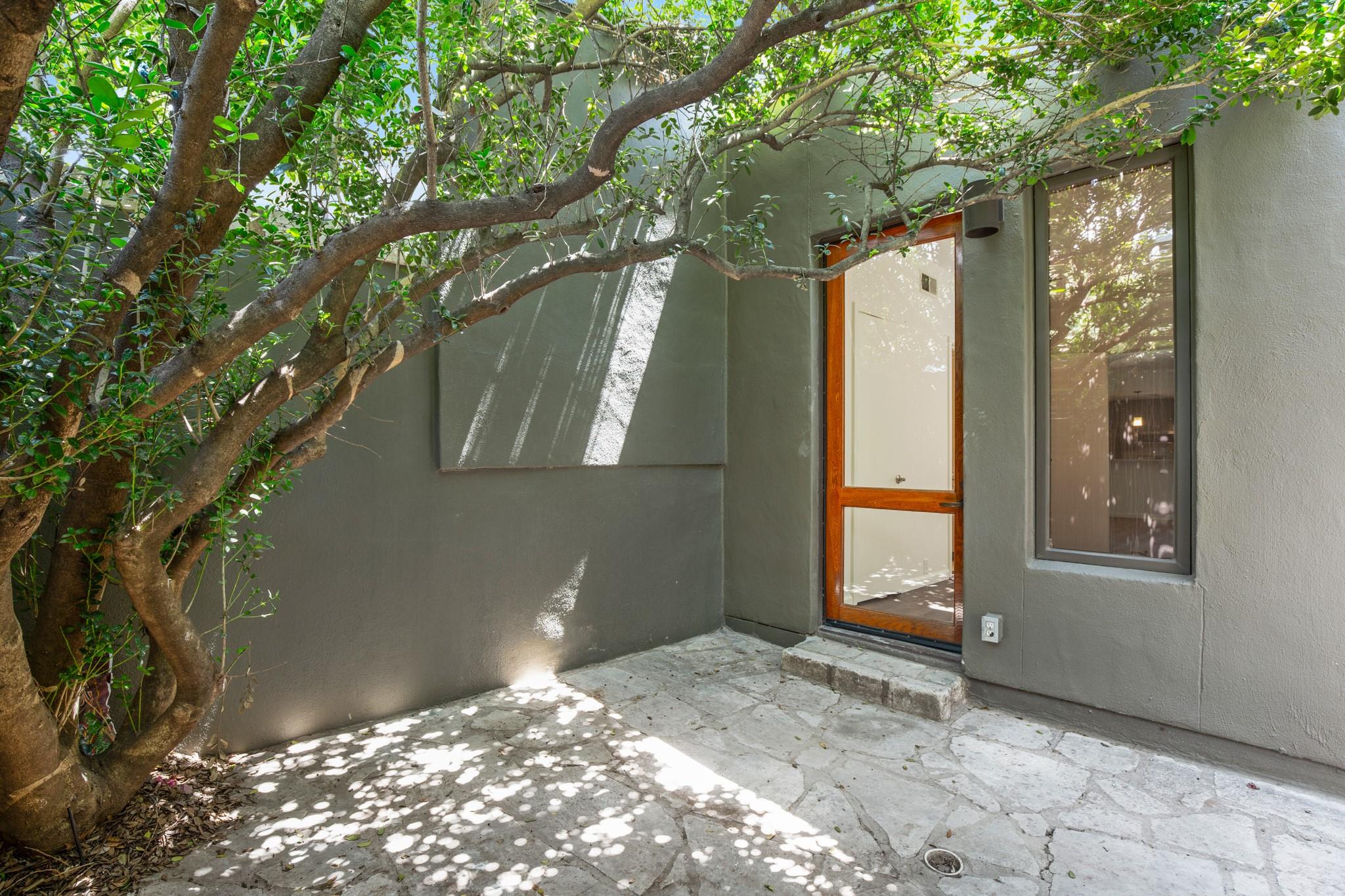 1111 W 12th St # 103, Austin, TX 78703