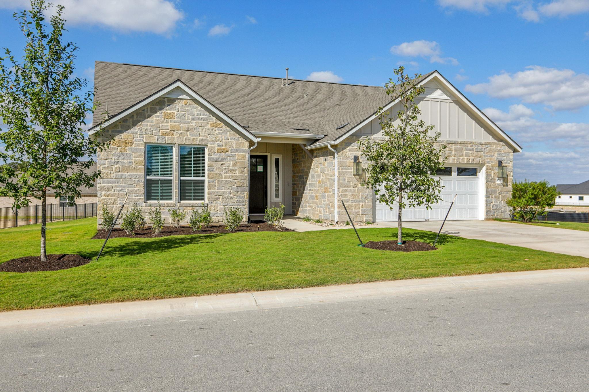 1851 Dancing Oak Ln, San Marcos, TX 78666