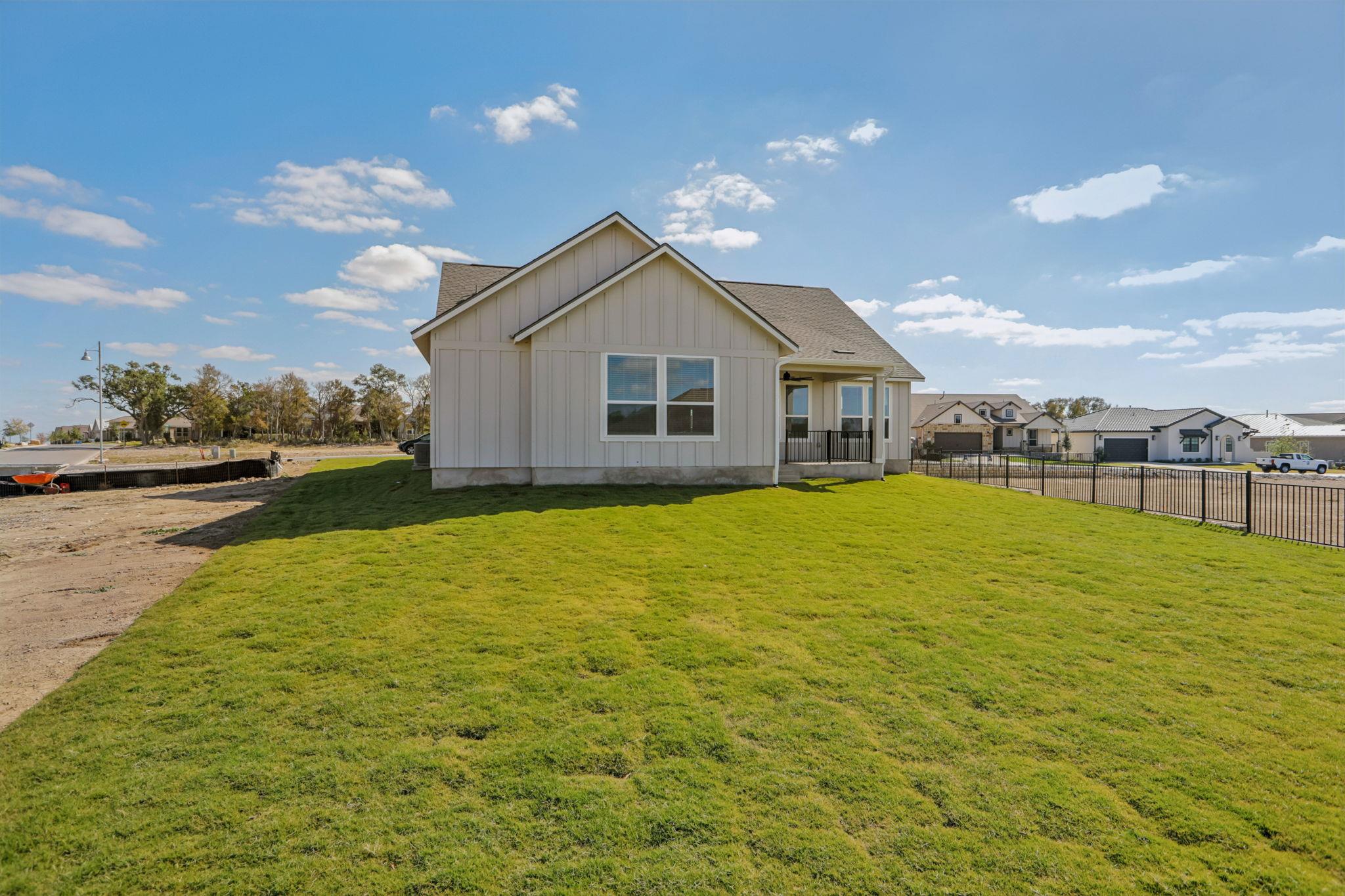 1851 Dancing Oak Ln, San Marcos, TX 78666