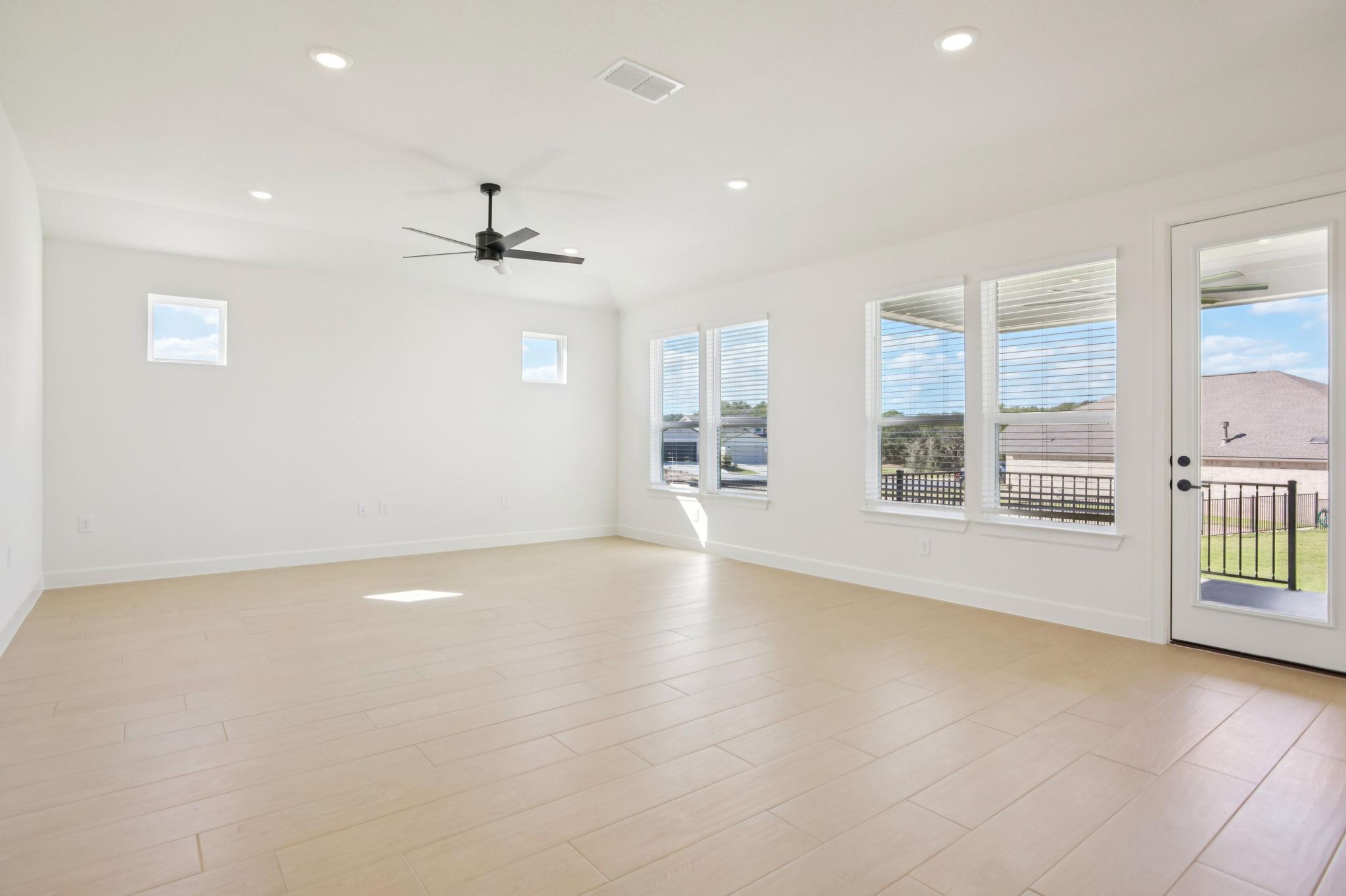 1851 Dancing Oak Ln, San Marcos, TX 78666