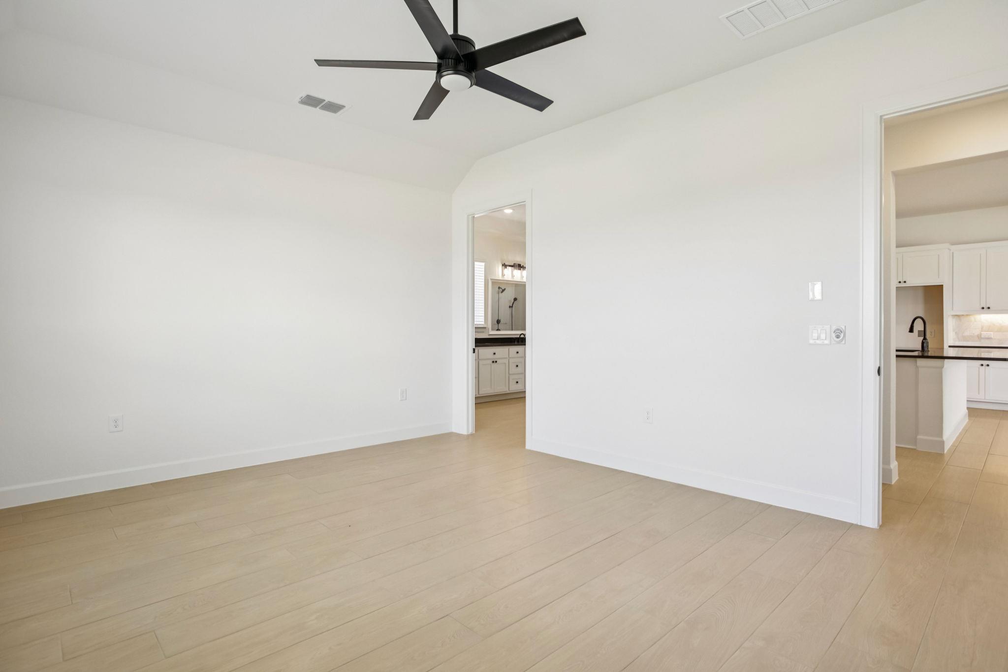 1851 Dancing Oak Ln, San Marcos, TX 78666